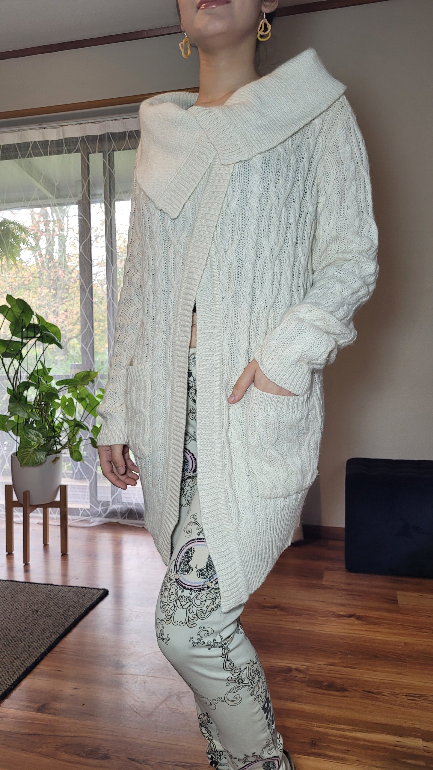 Lovely knit Cardi by Just Jean