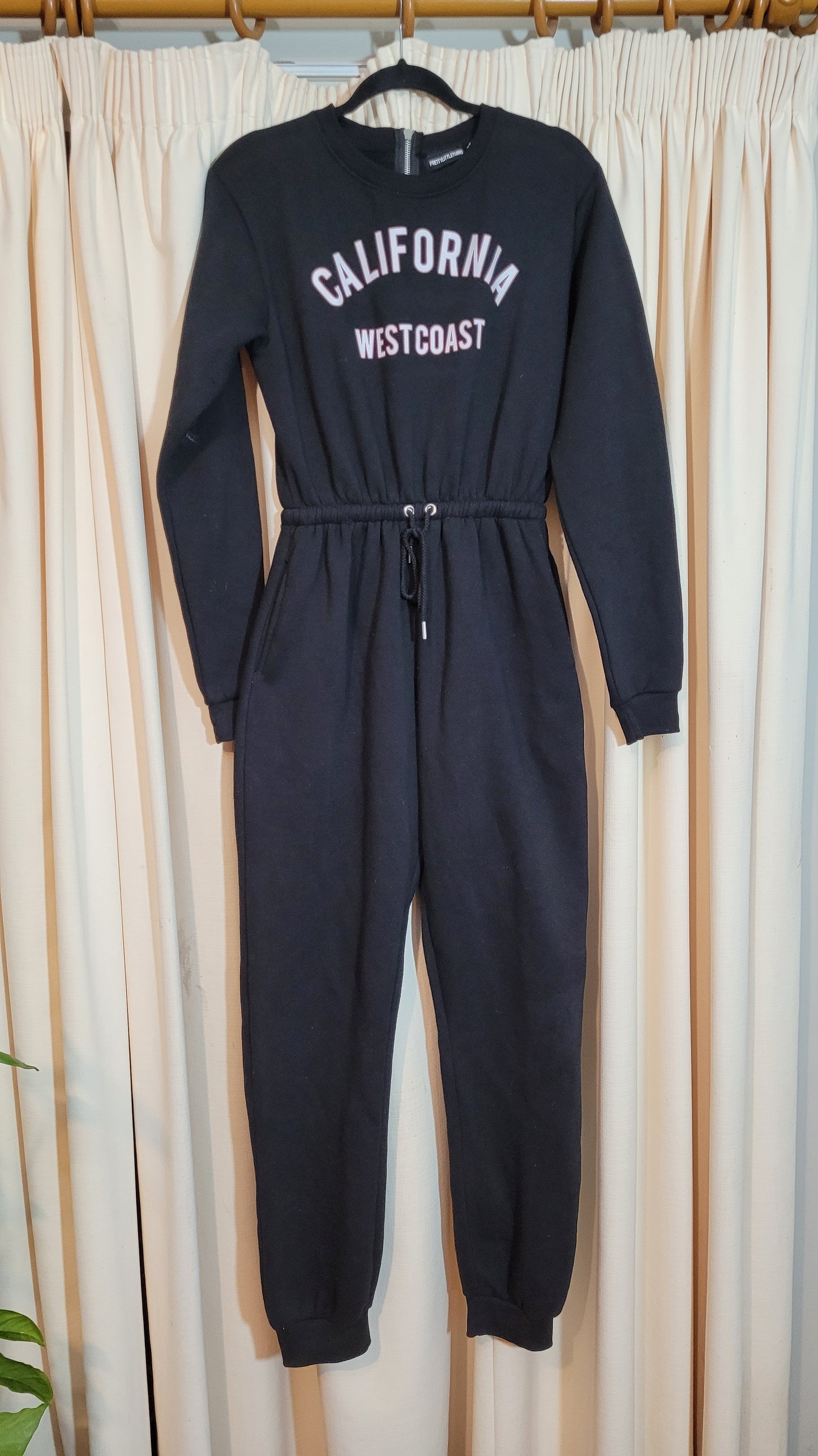 Black California long sleeves Jumpsuit -Black preloved jumpsuit