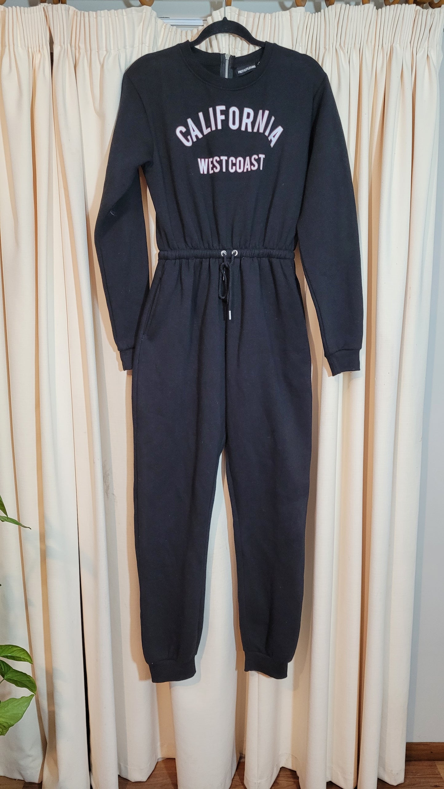 Black California long sleeves Jumpsuit -Black preloved jumpsuit