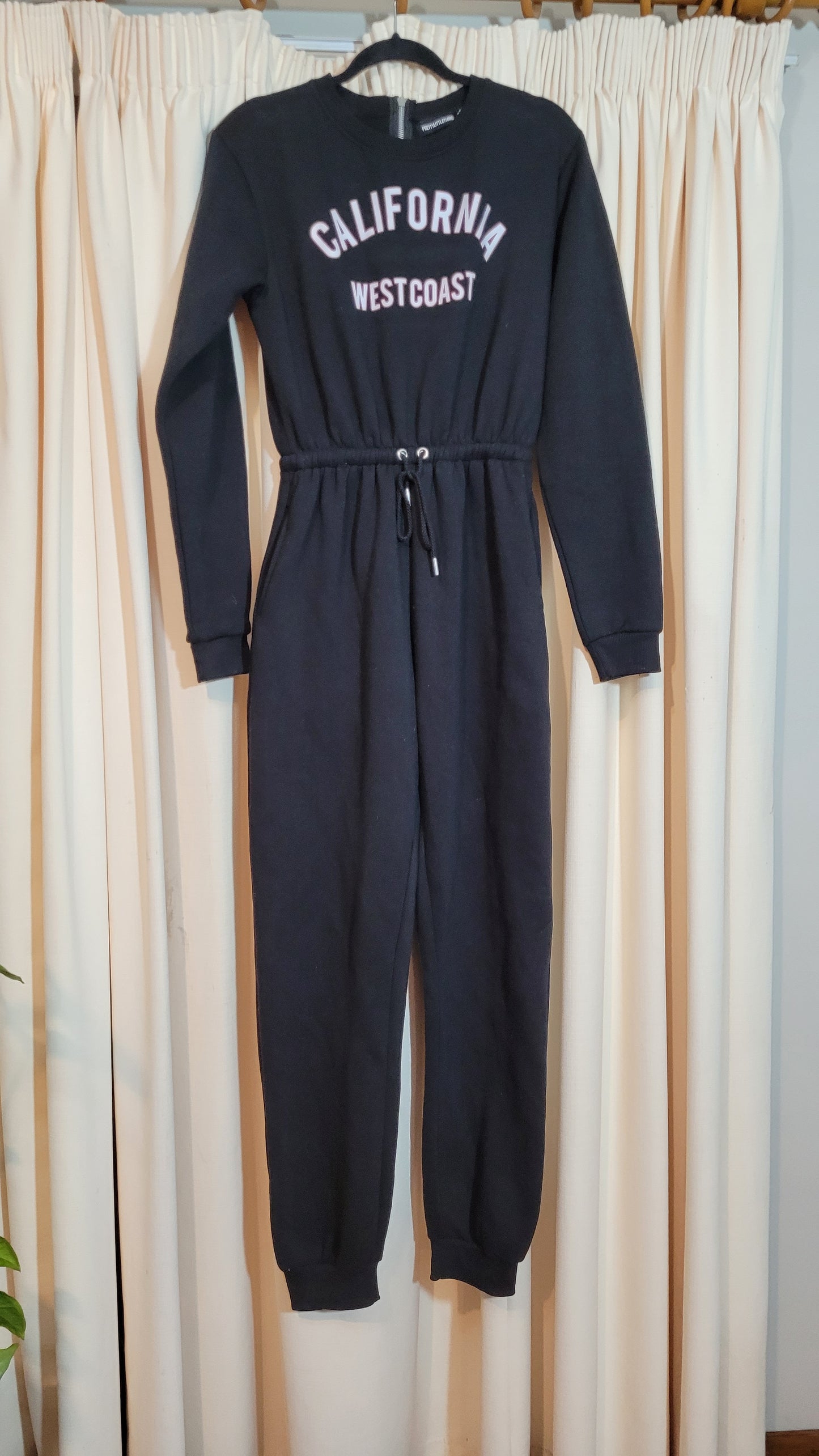 Black California long sleeves Jumpsuit -Black preloved jumpsuit
