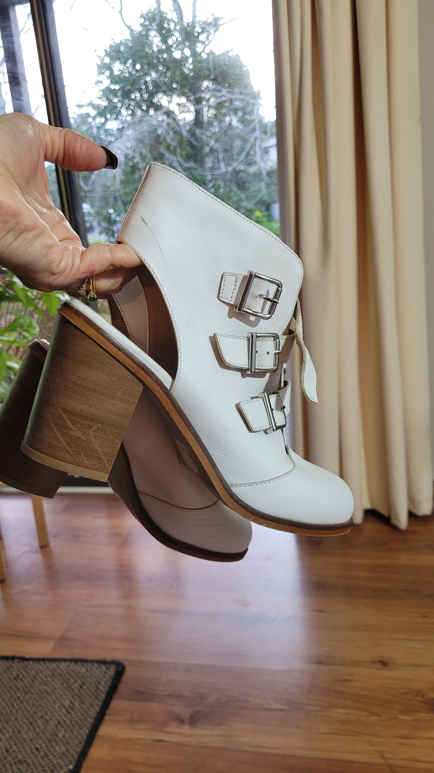 used Stunning Isabella Anselmi Block Heel Shoes