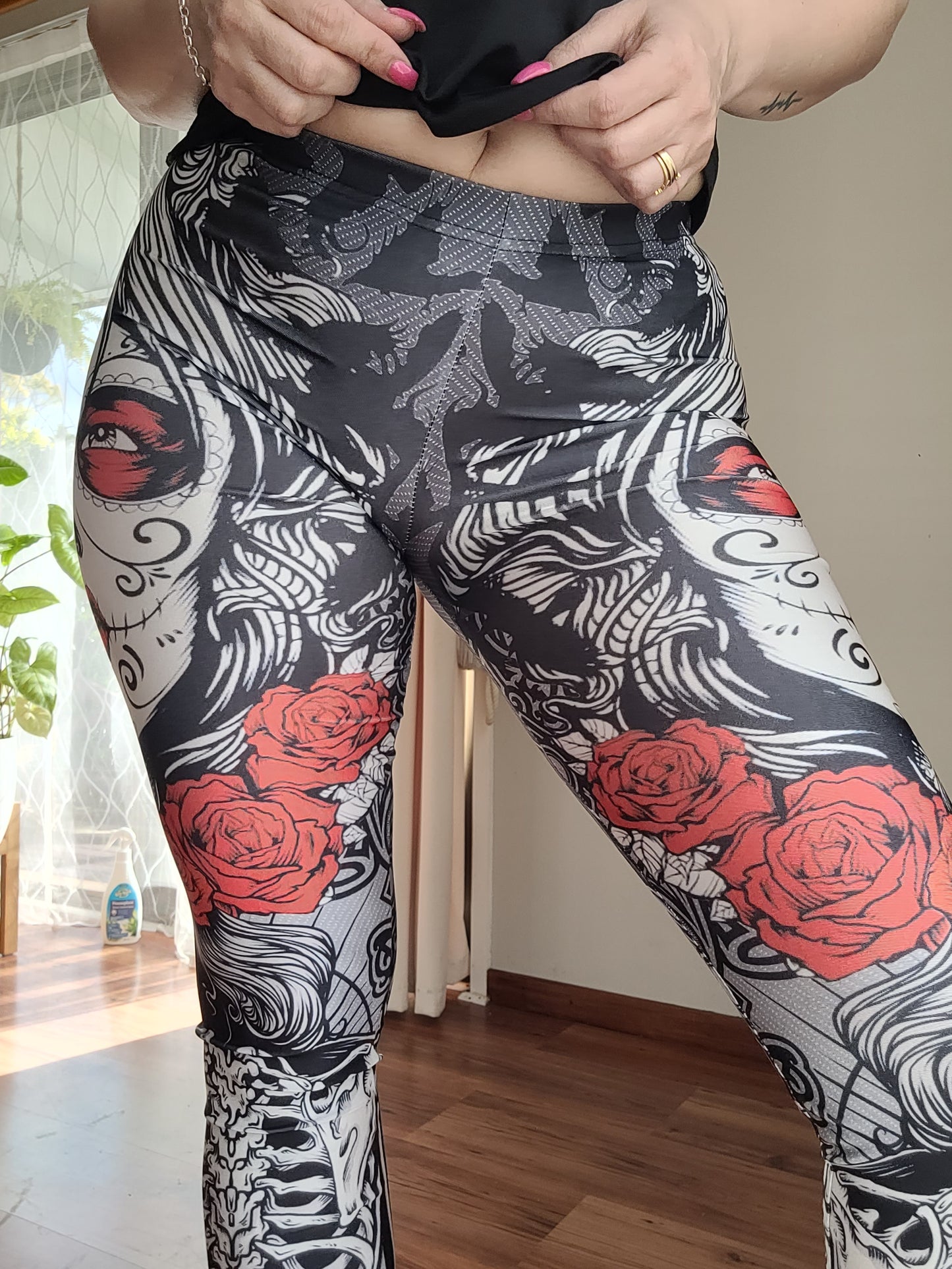 Hallowen Santa Muerte Skull Leggings - Unleash Your Style