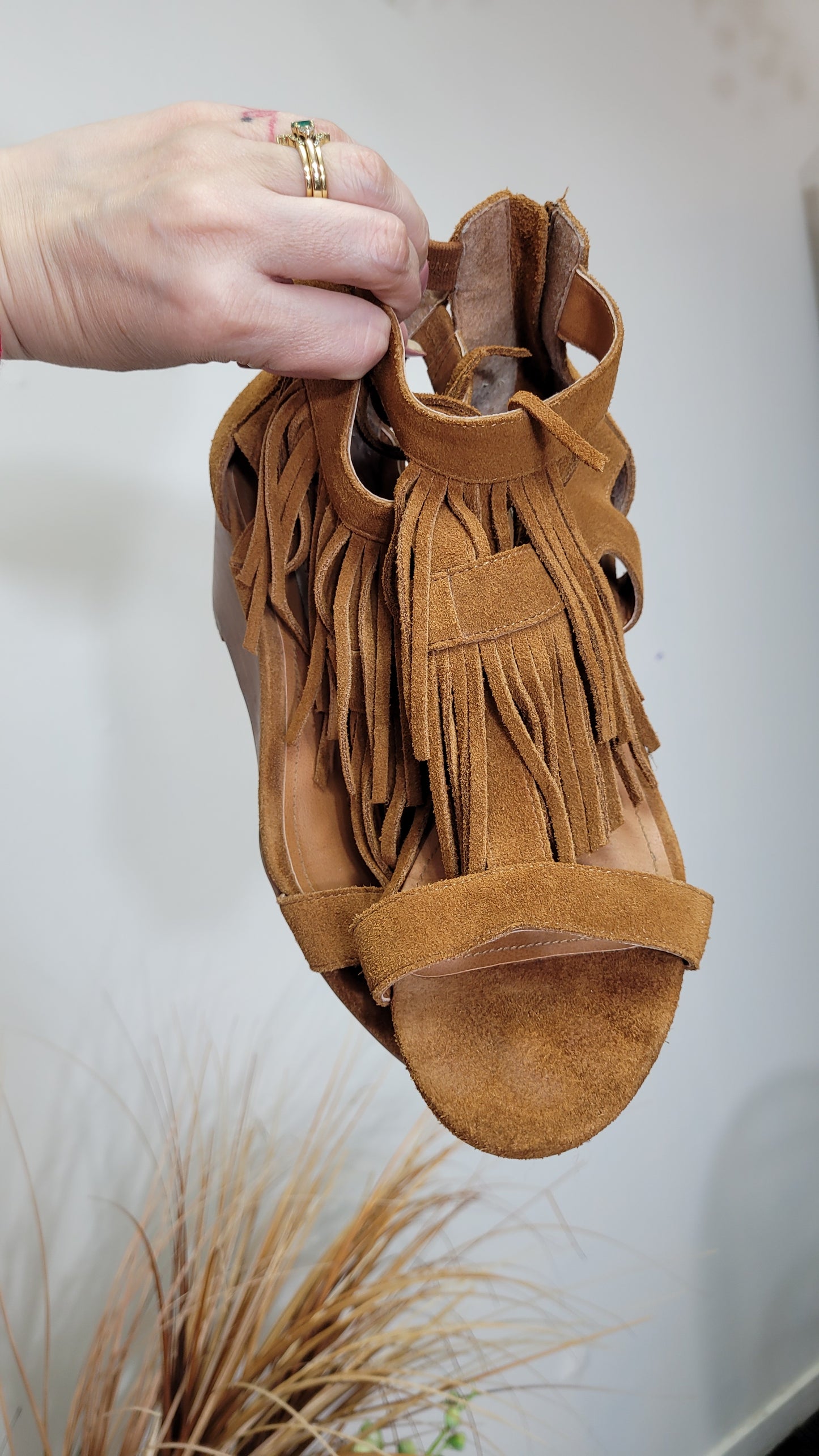 Steve Madden Fringe Wedges Size 8