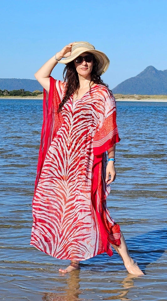 Kimono dress red Kaftan Dress in used condition. avasilable online