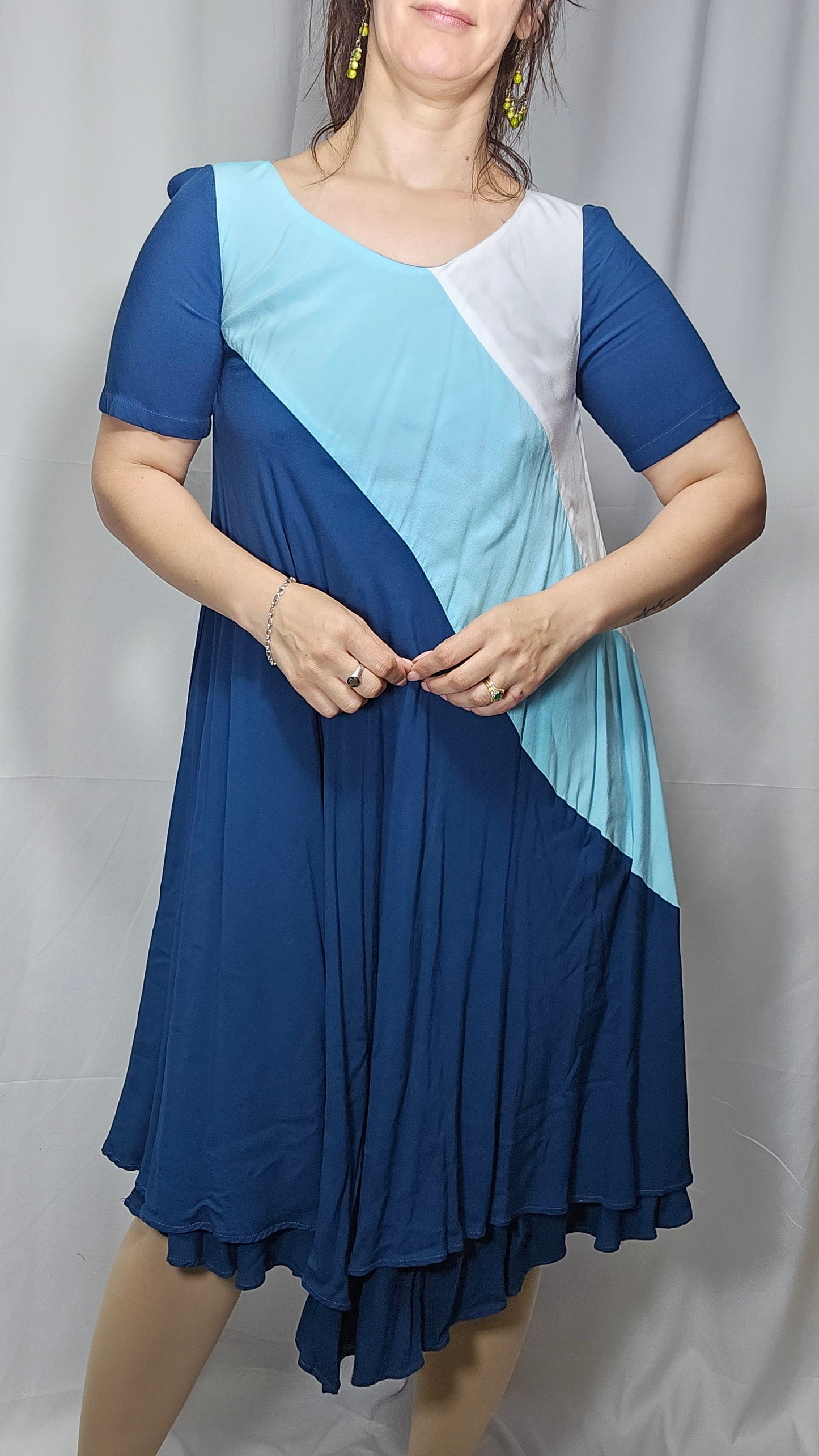 Gorgeous Asymmetrical midi Dress Preloved dress