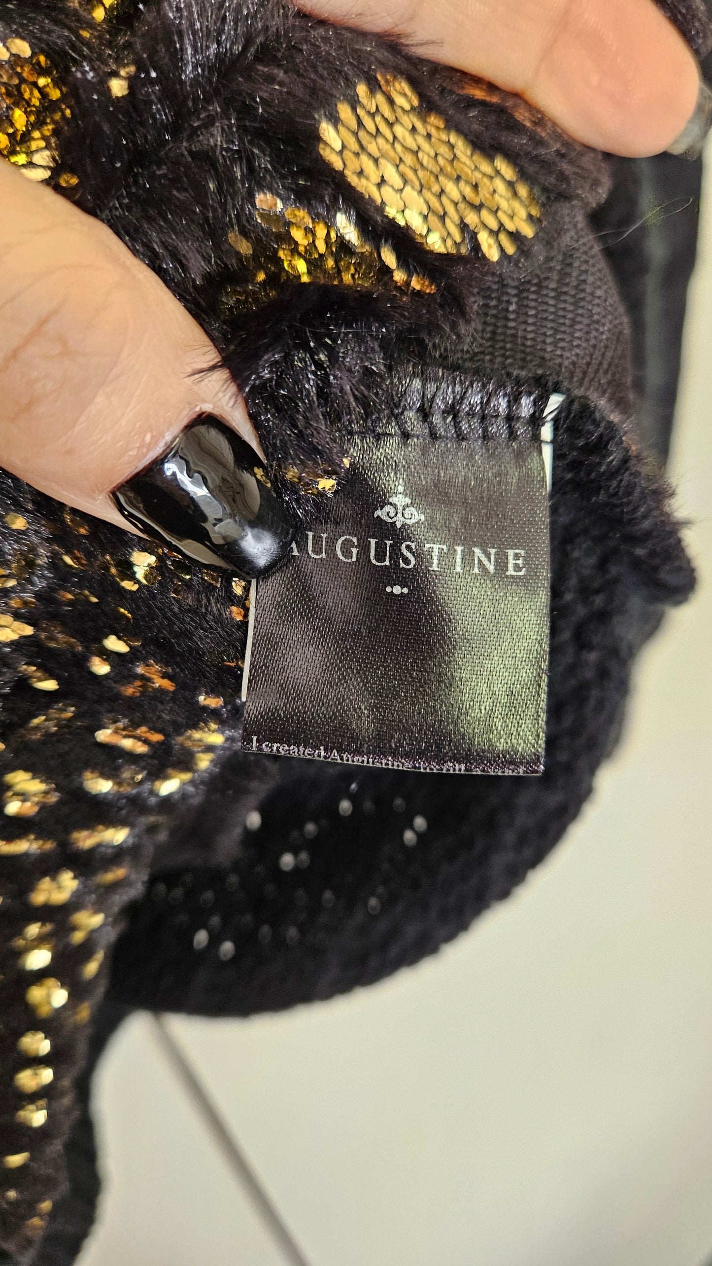 Adorable Black & Gold Soft Metallic turtle Sweater Preloved Top