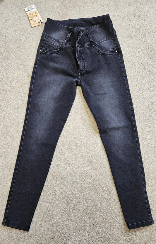 lovley but lifting skiny colombian pants Size 14 for sale in auckland in new condition, pick up in Auckland or available to purchase online