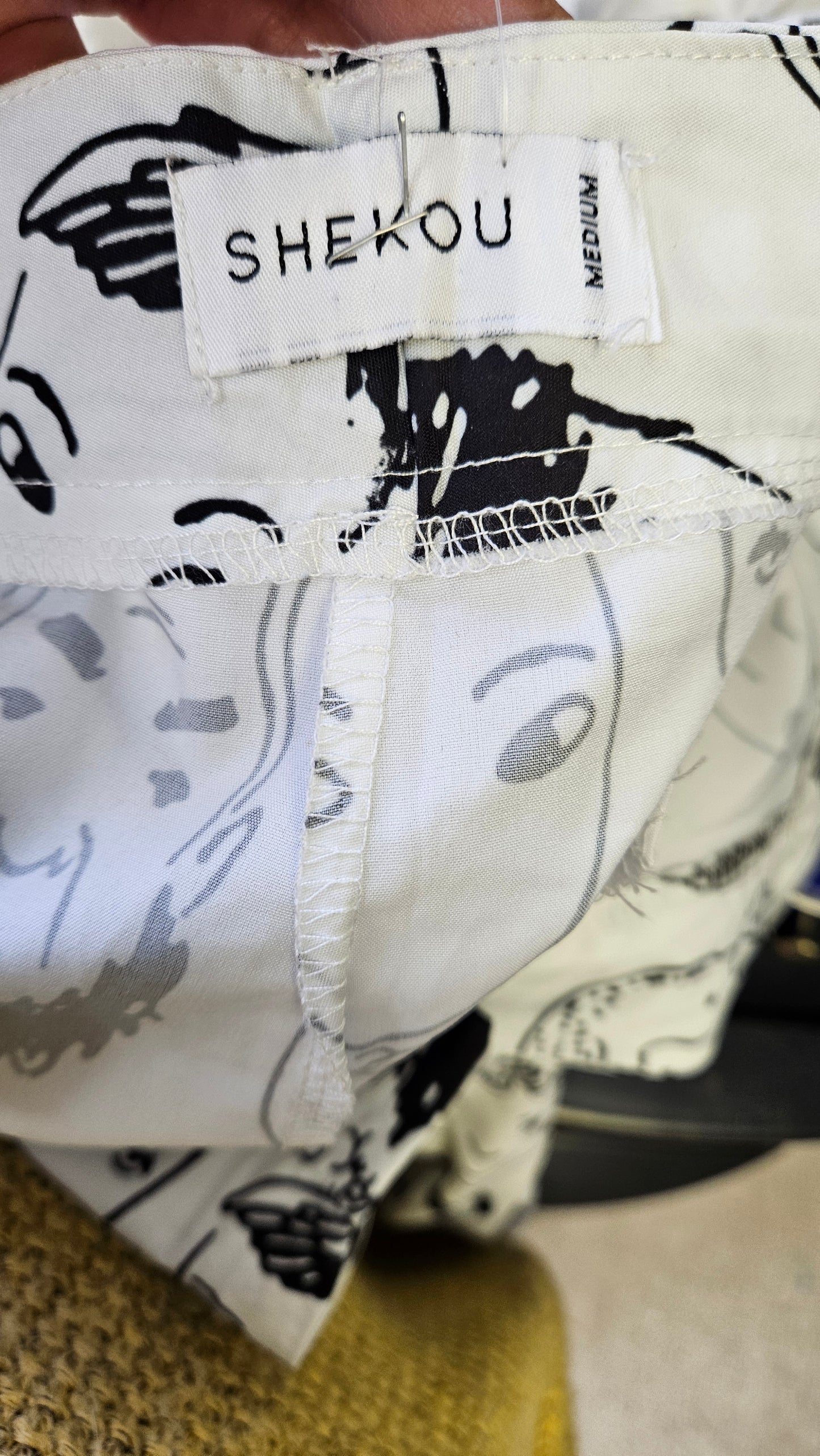 Shekou pants Women's White and Black Trousers Size Small