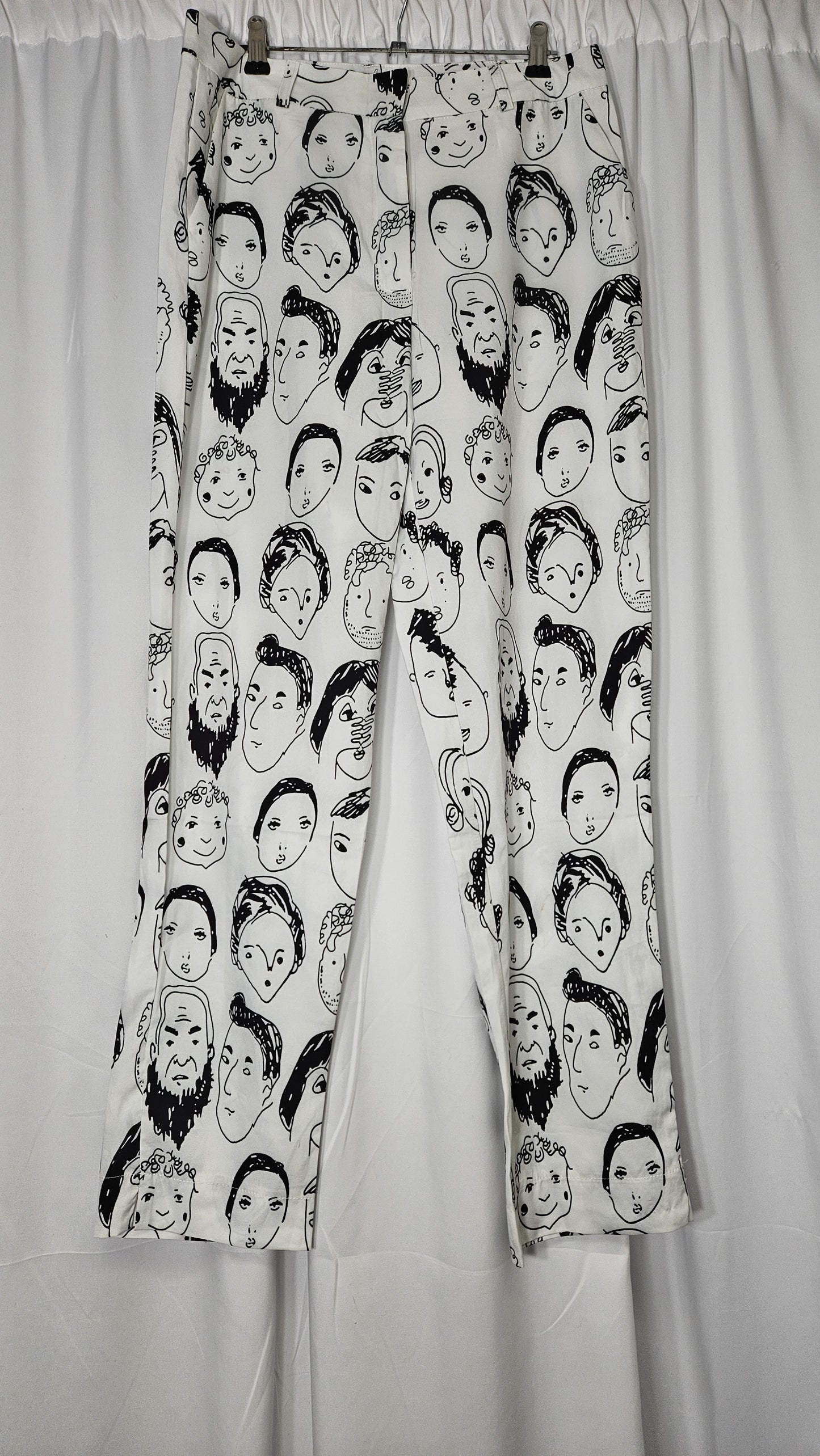 Shekou pants Women's White and Black Trousers Size Small