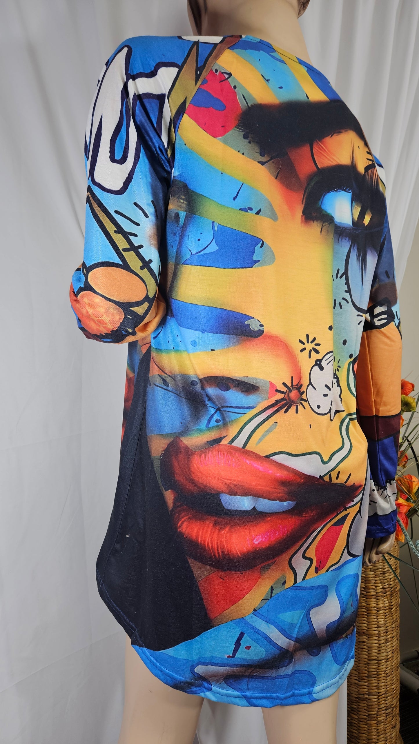Abstract Face Printed Top Tee Long Sleeve Shirt Women Pullover Used Top