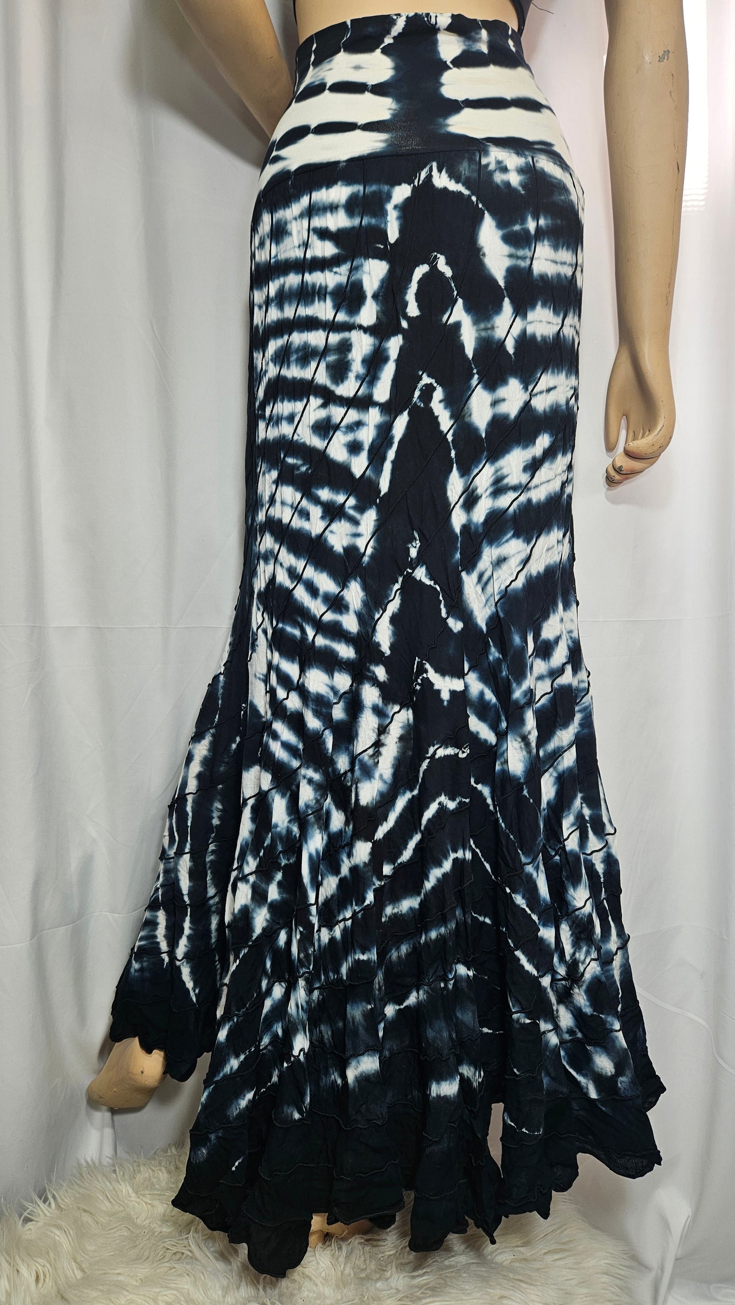 Cienna Nova Blue & White Tie Dye Skirt Maxi bohemian skirt - Preloved maxi skirt - Hippie rayon Skirt - buy preloved skirt