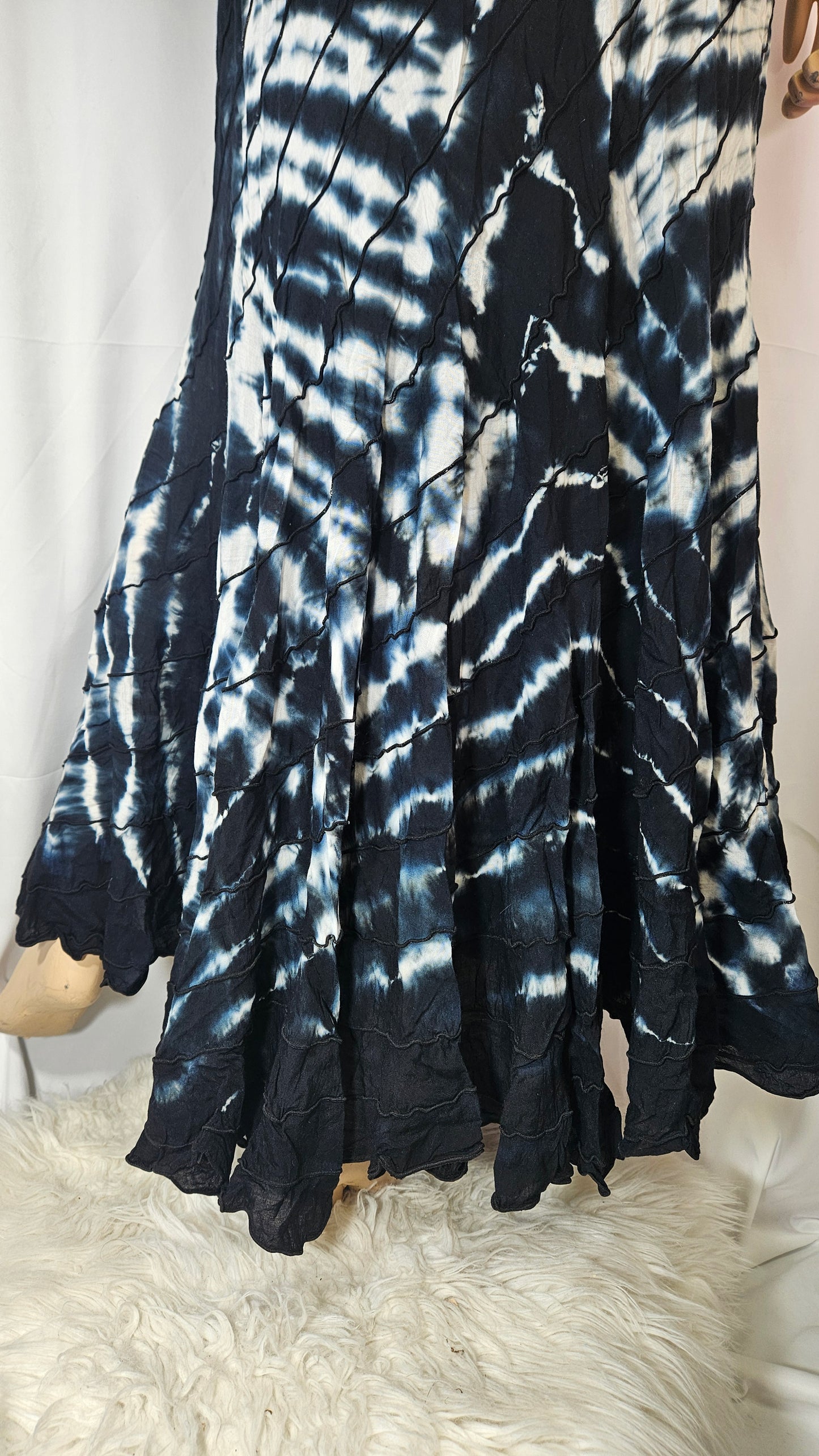 Cienna Nova Blue & White Tie Dye Skirt Maxi bohemian skirt - Preloved maxi skirt - Hippie rayon Skirt - buy preloved skirt