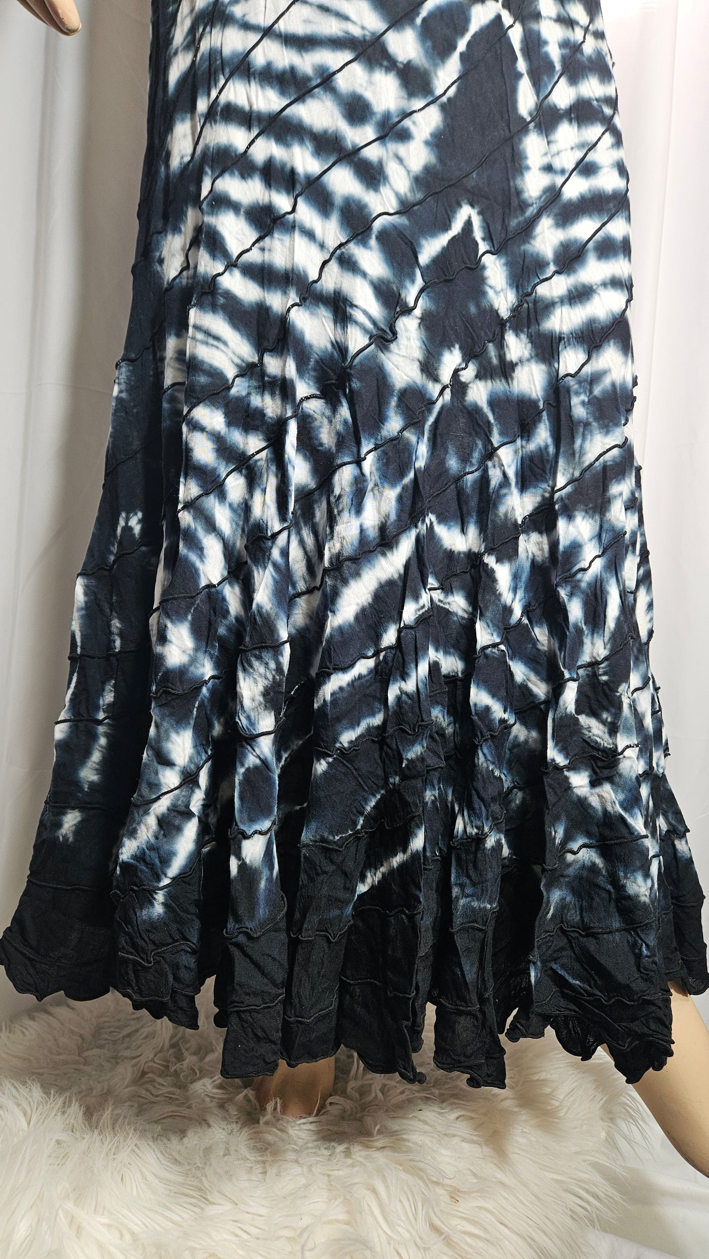 Cienna Nova Blue & White Tie Dye Skirt Maxi bohemian skirt - Preloved maxi skirt - Hippie rayon Skirt - buy preloved skirt