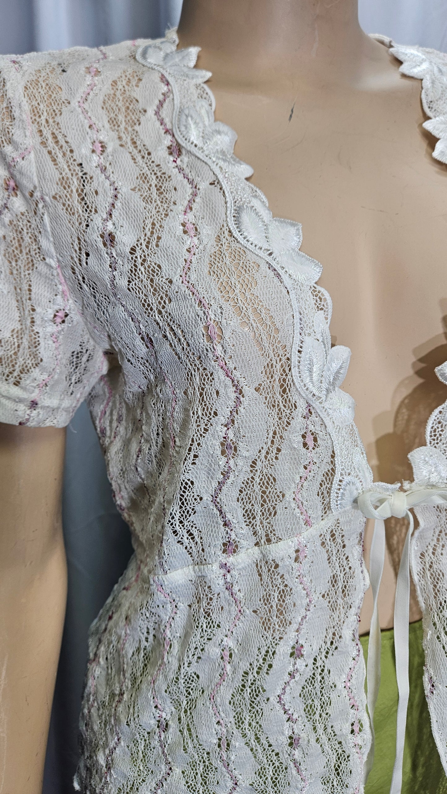 Y2K Lace Sunscreen Top- Short sleeve - Used lace top size 16