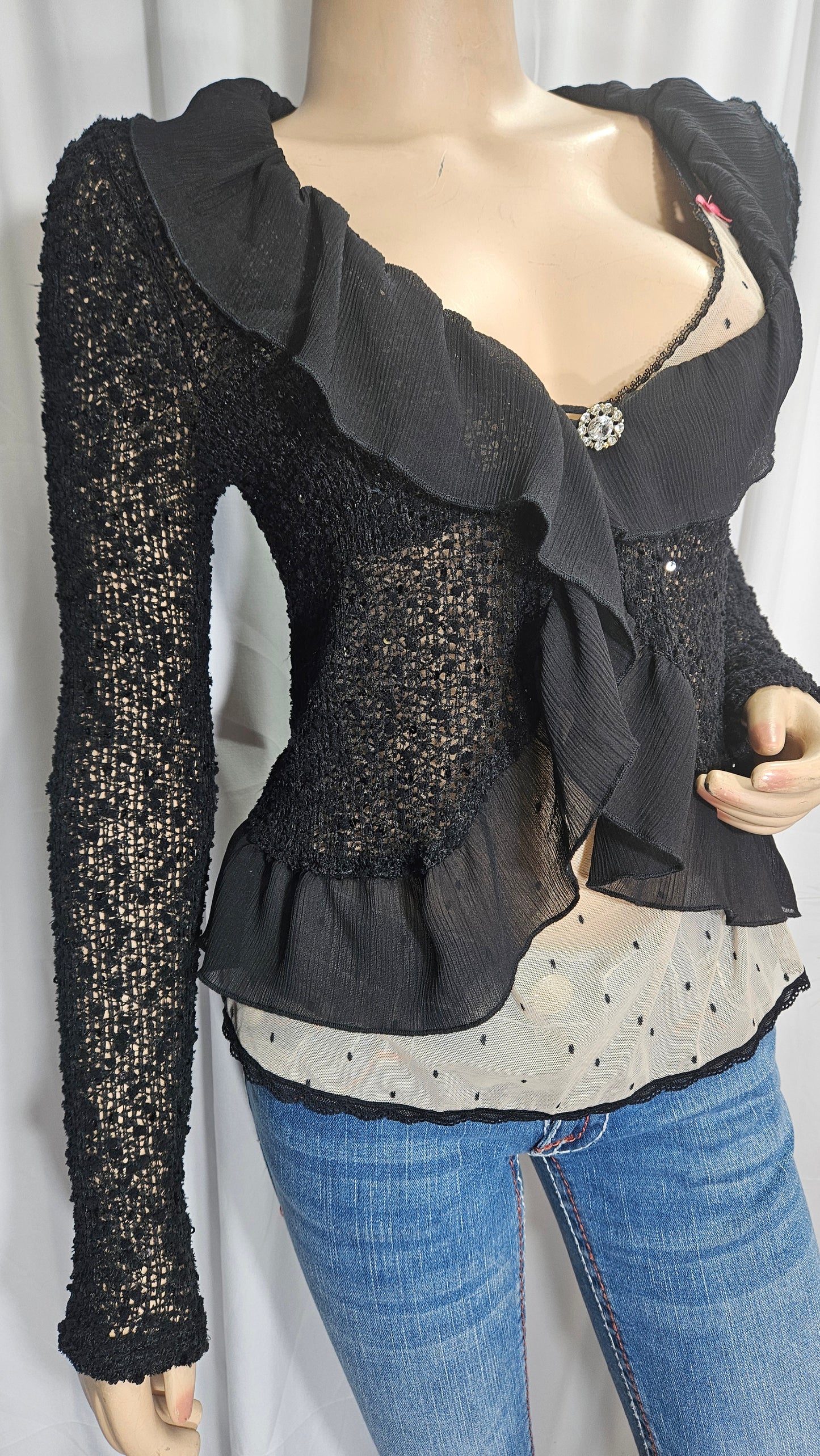 Lace top - Black top with ruffled see-throgh hem