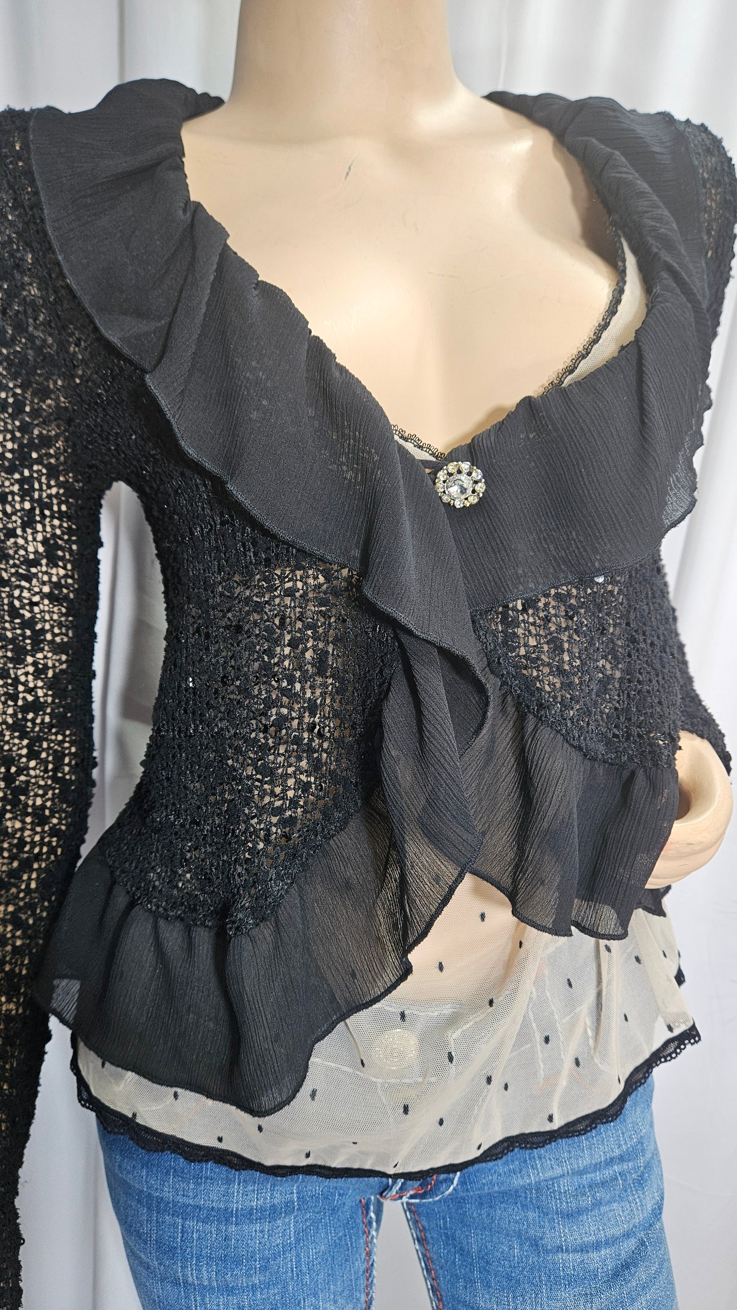 Lace top - Black top with ruffled see-throgh hem
