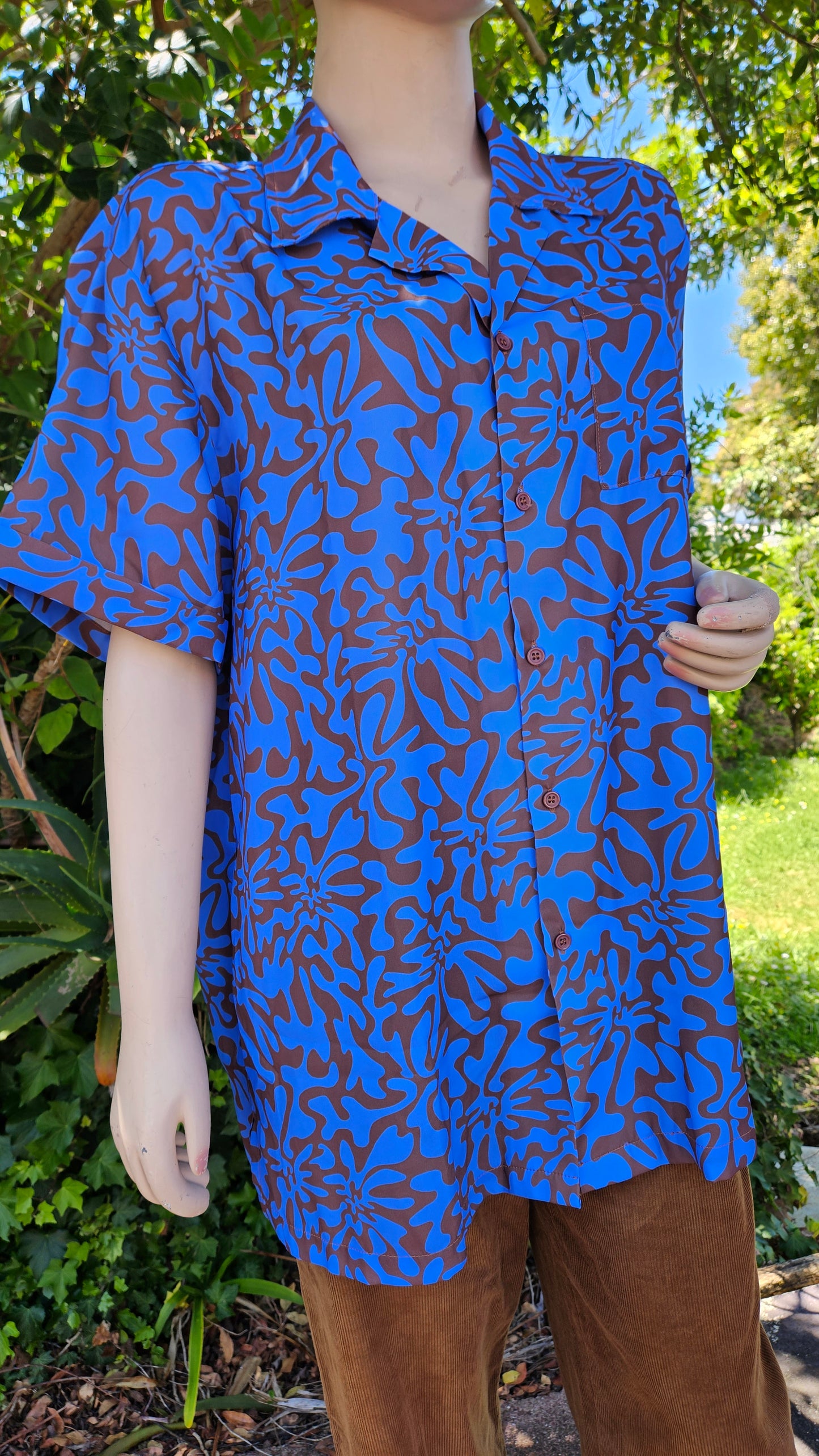 NWT We Are We Wear Short Sleeve Beach Shirt in Surf Squiggle Print