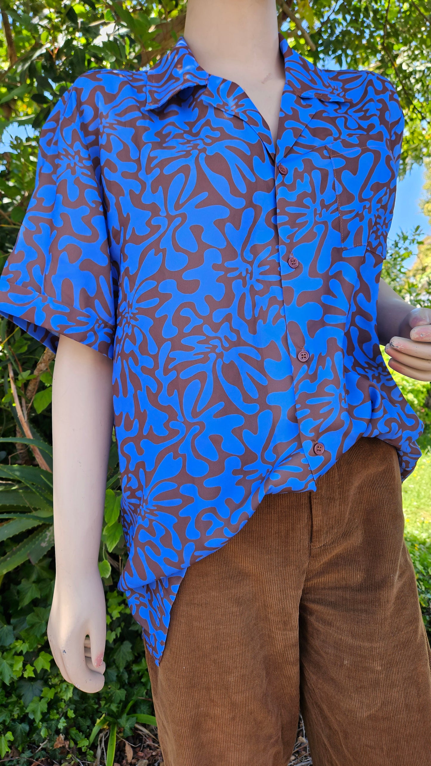 NWT We Are We Wear Short Sleeve Beach Shirt in Surf Squiggle Print