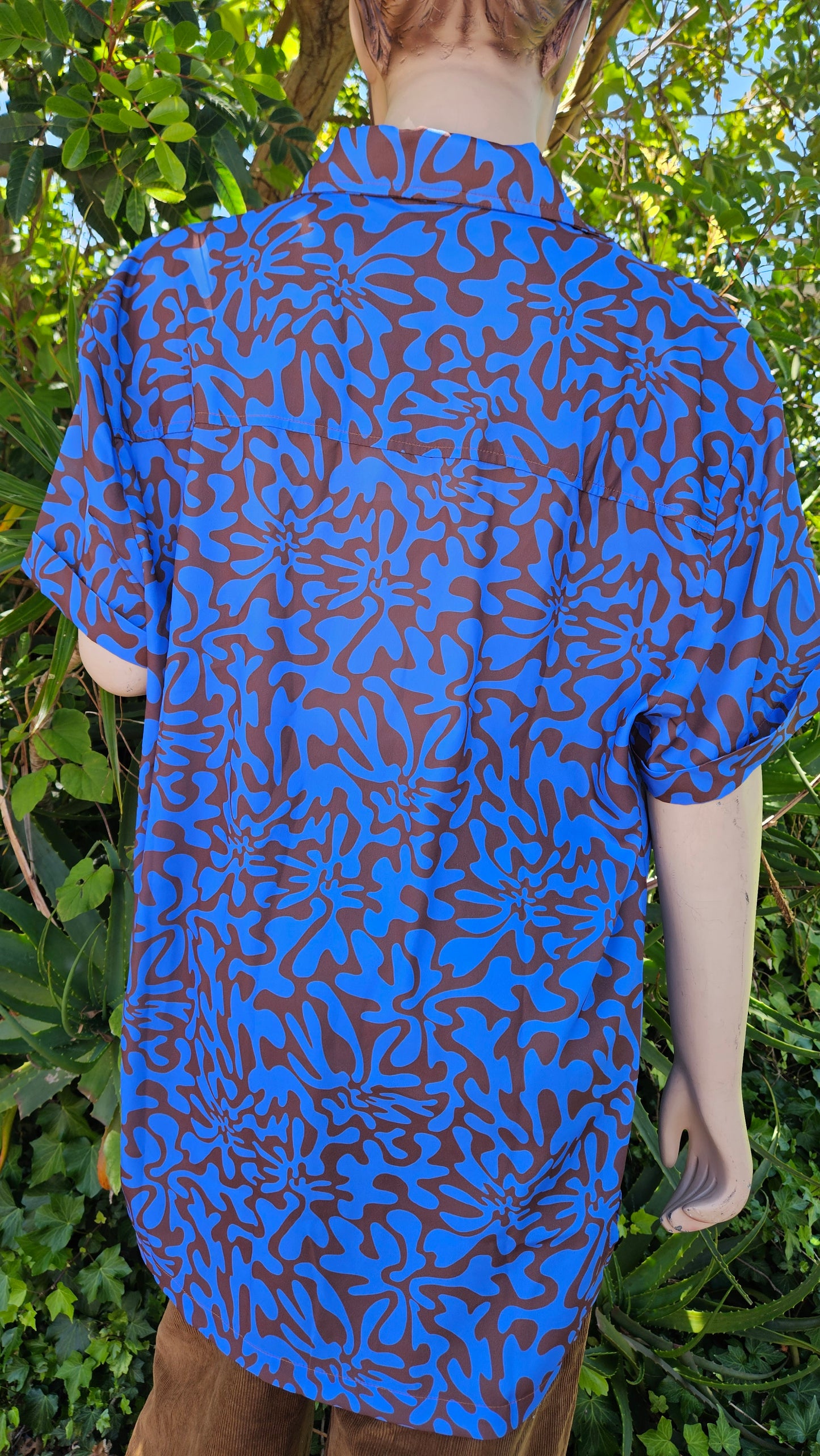 NWT We Are We Wear Short Sleeve Beach Shirt in Surf Squiggle Print