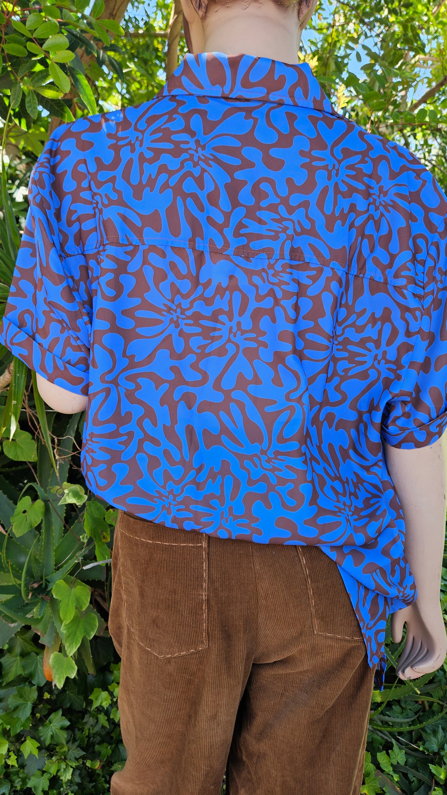 NWT We Are We Wear Short Sleeve Beach Shirt in Surf Squiggle Print
