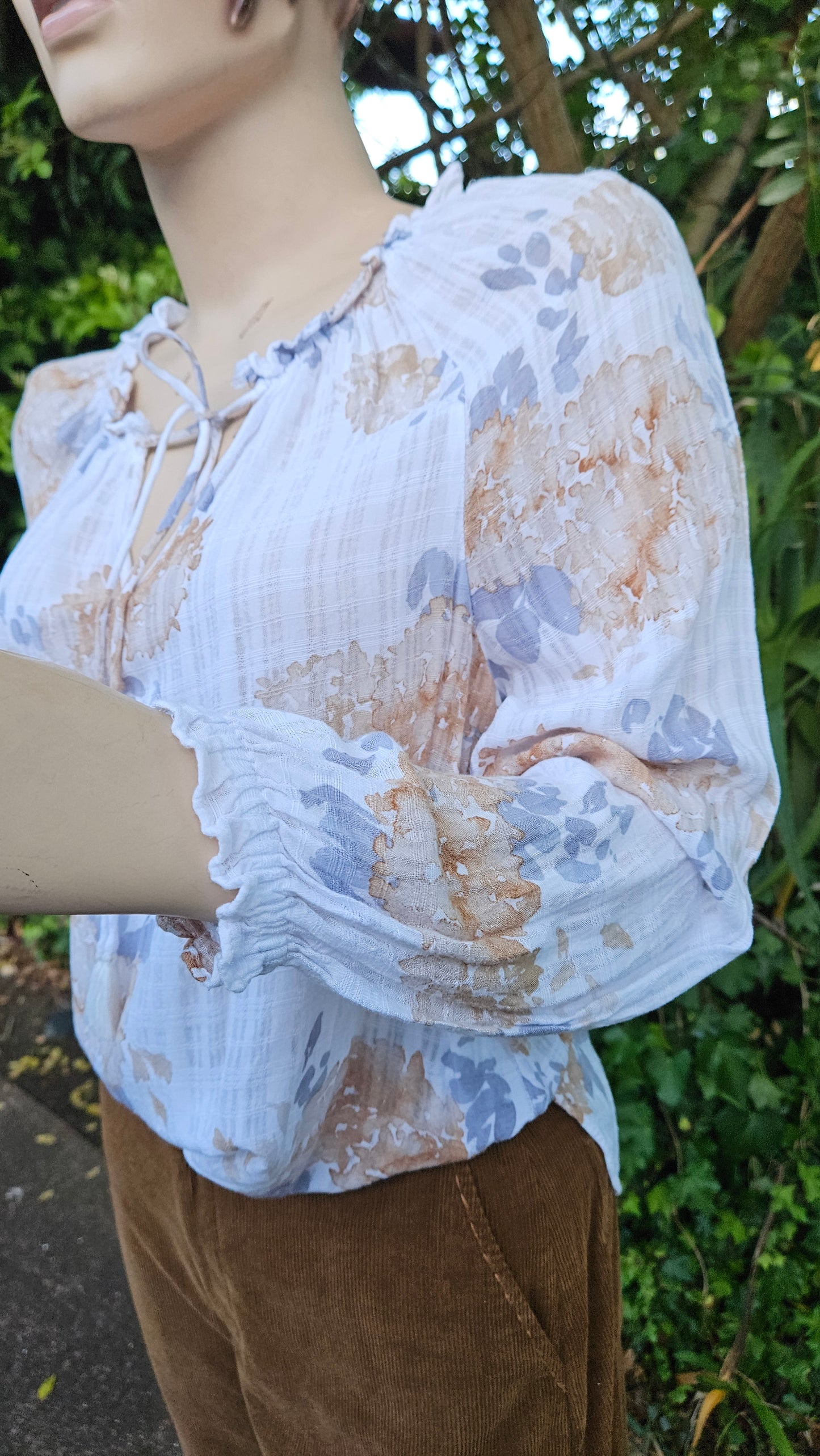 Max long sleeves Blouse Size 8.