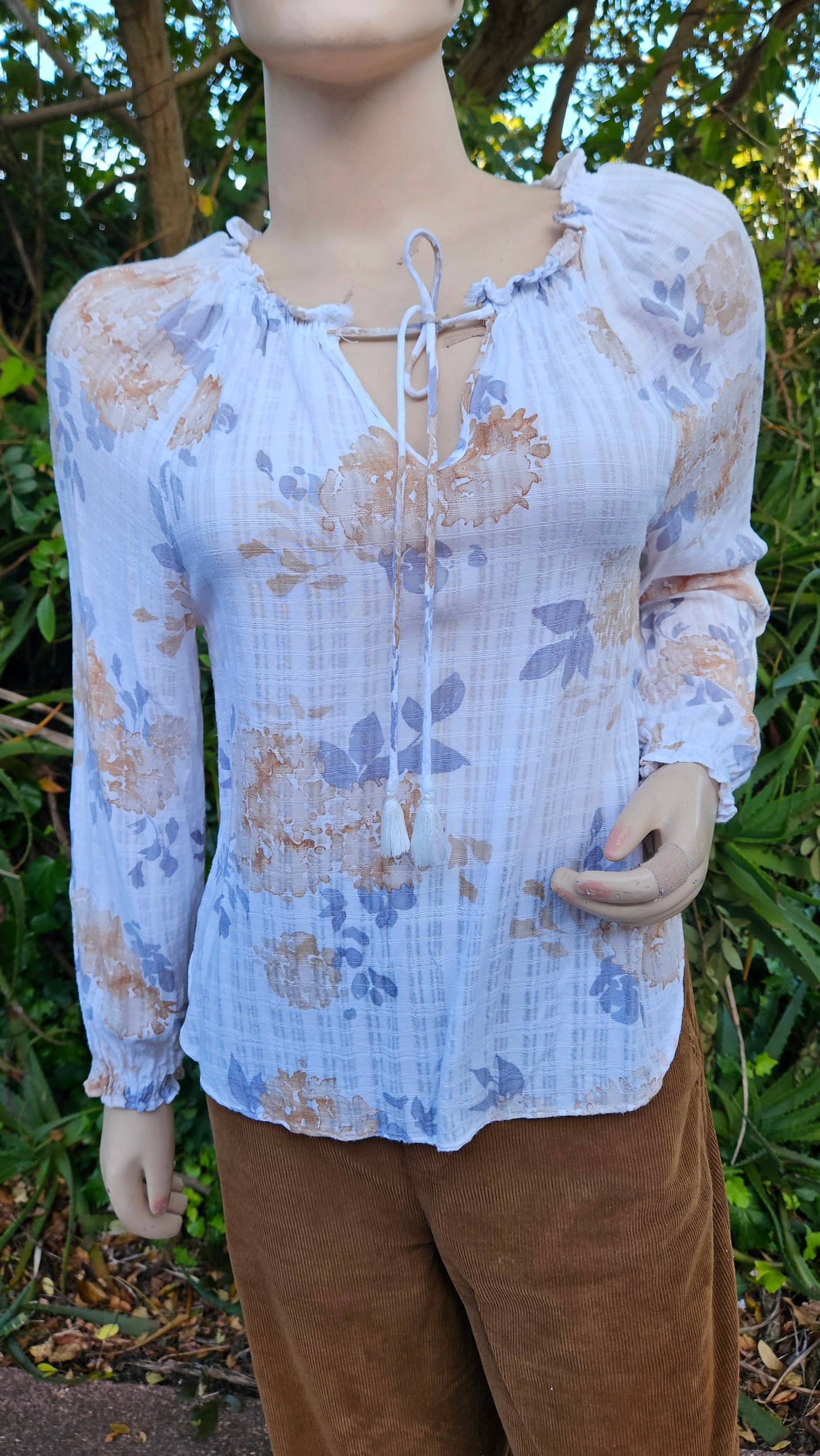 Max long sleeves Blouse Size 8.