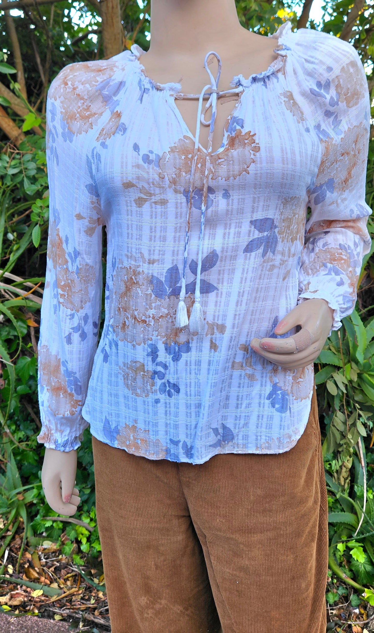 Max long sleeves Blouse Size 8.