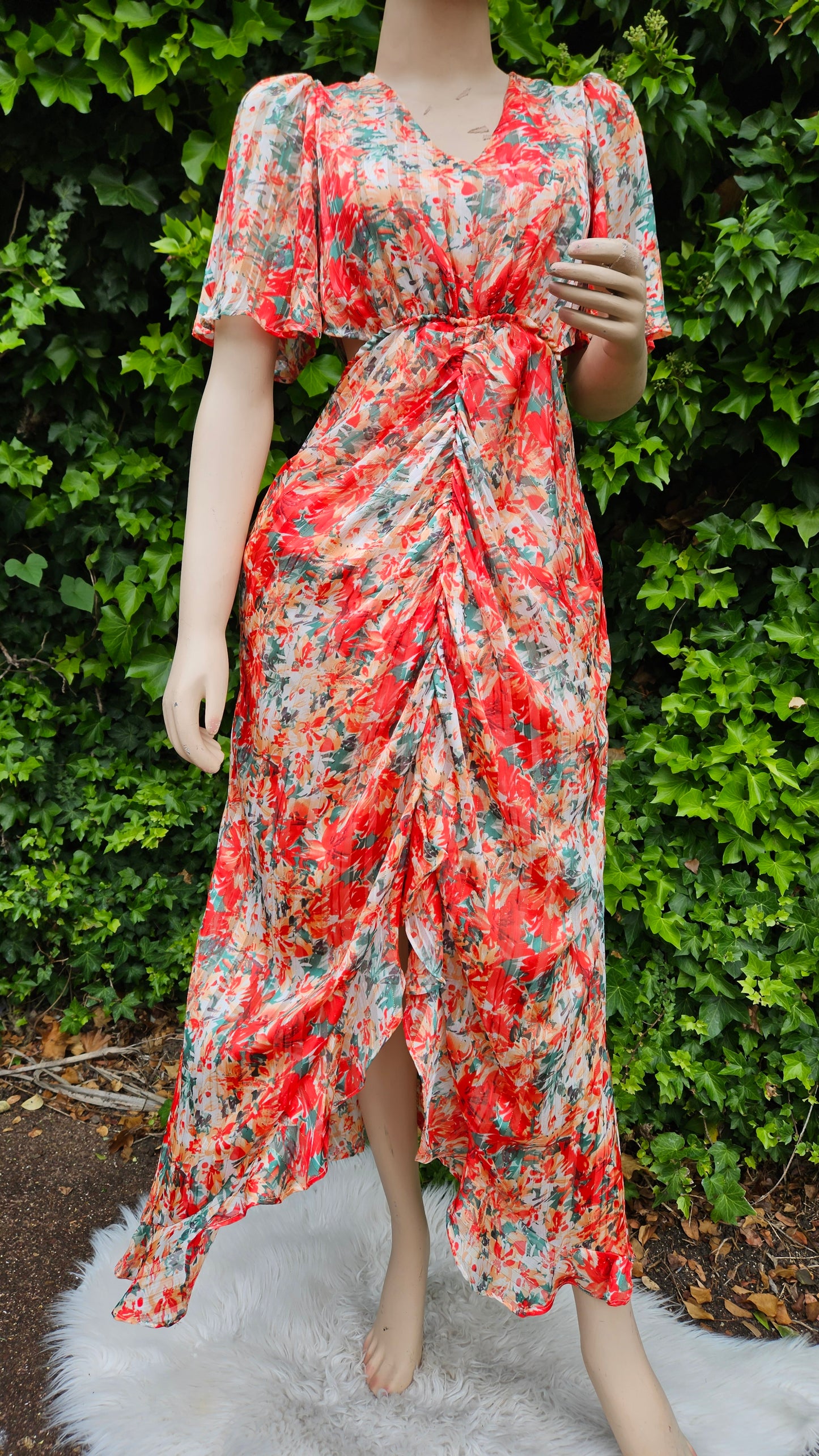 Gorgeous Floral preloved Dress Size 8.