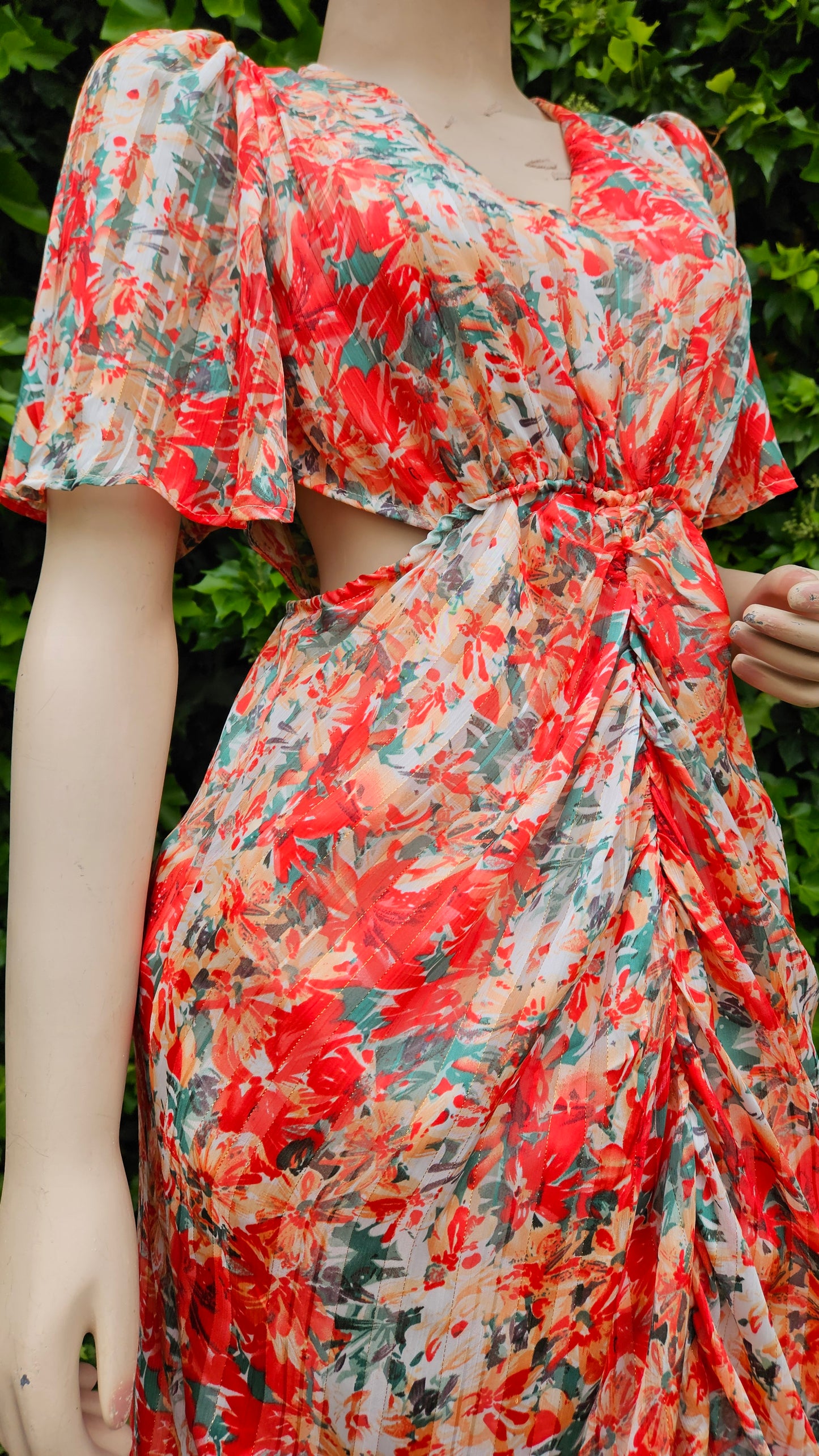Gorgeous Floral preloved Dress Size 8.