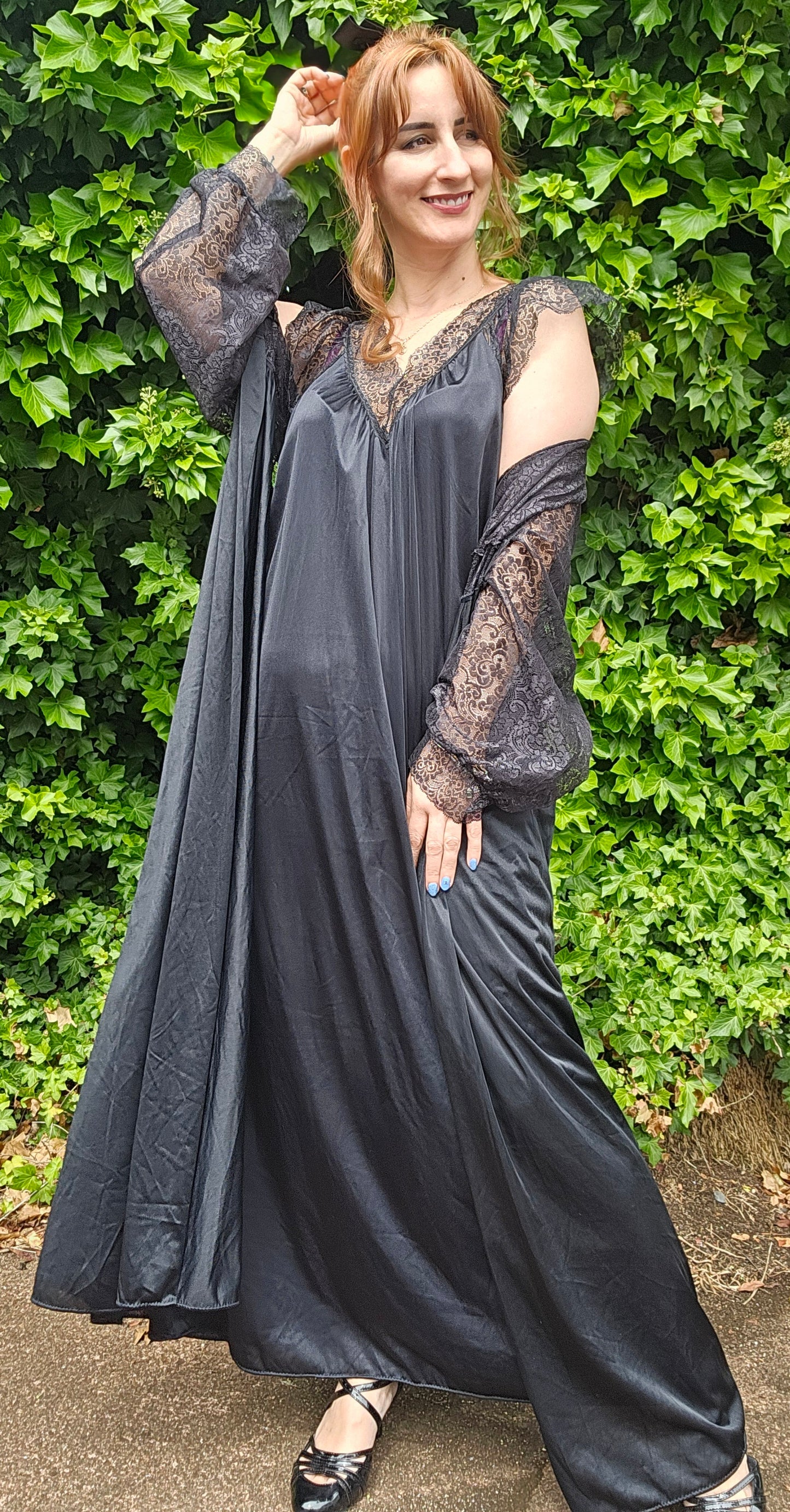 Black Vintage Robe & Slip dress set by Bendon Lingerie lace Gown Vintage Robe
