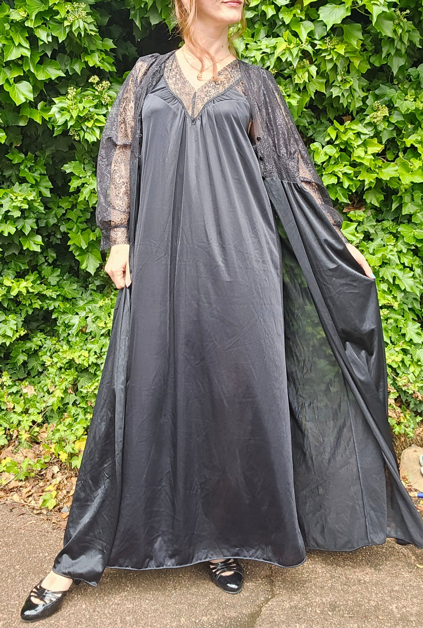 Black Vintage Robe & Slip dress set by Bendon Lingerie lace Gown Vintage Robe