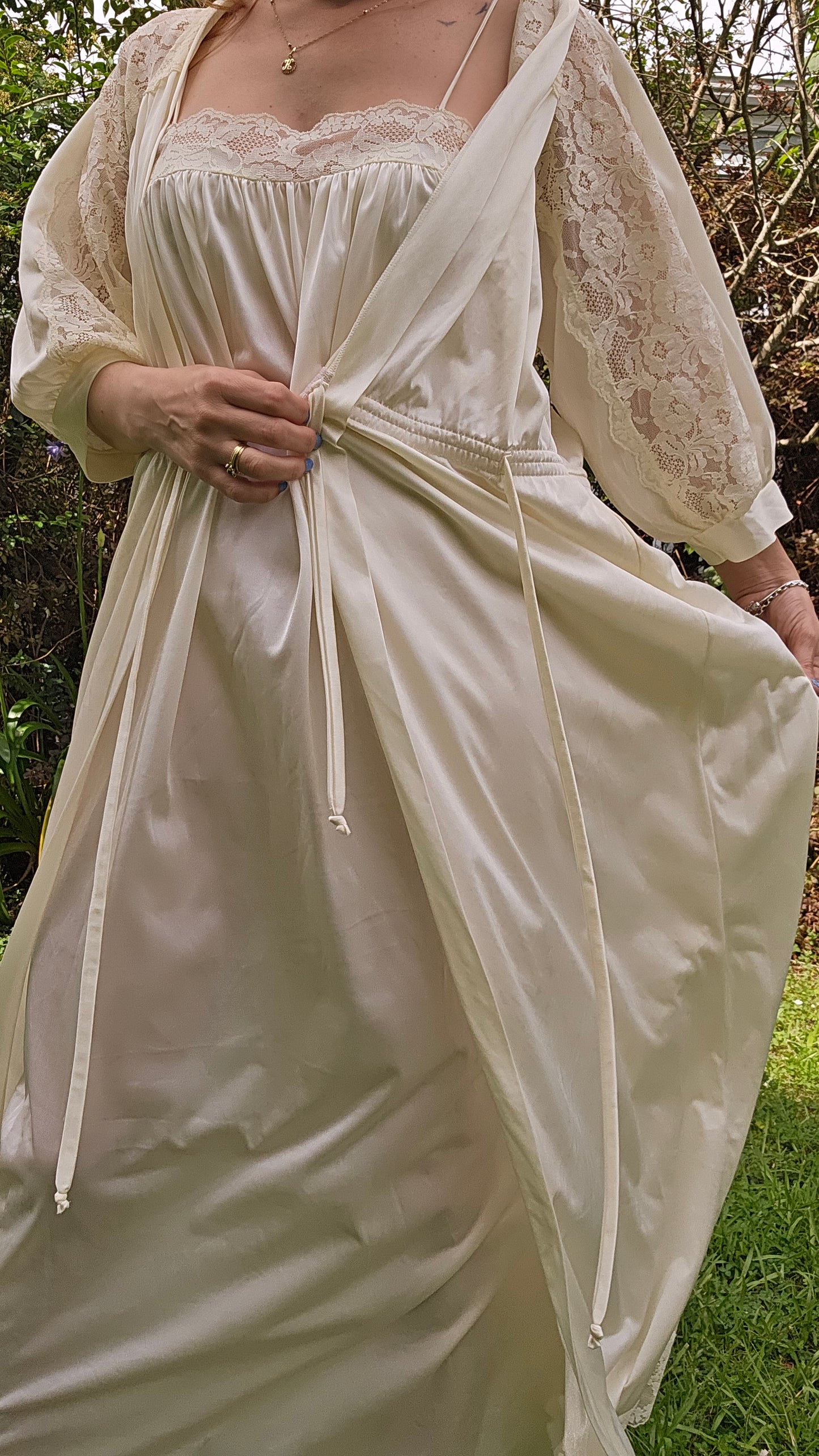 Vintage Bridal Robe & Slip dress set Lingerie lace Gown Vintage Robe