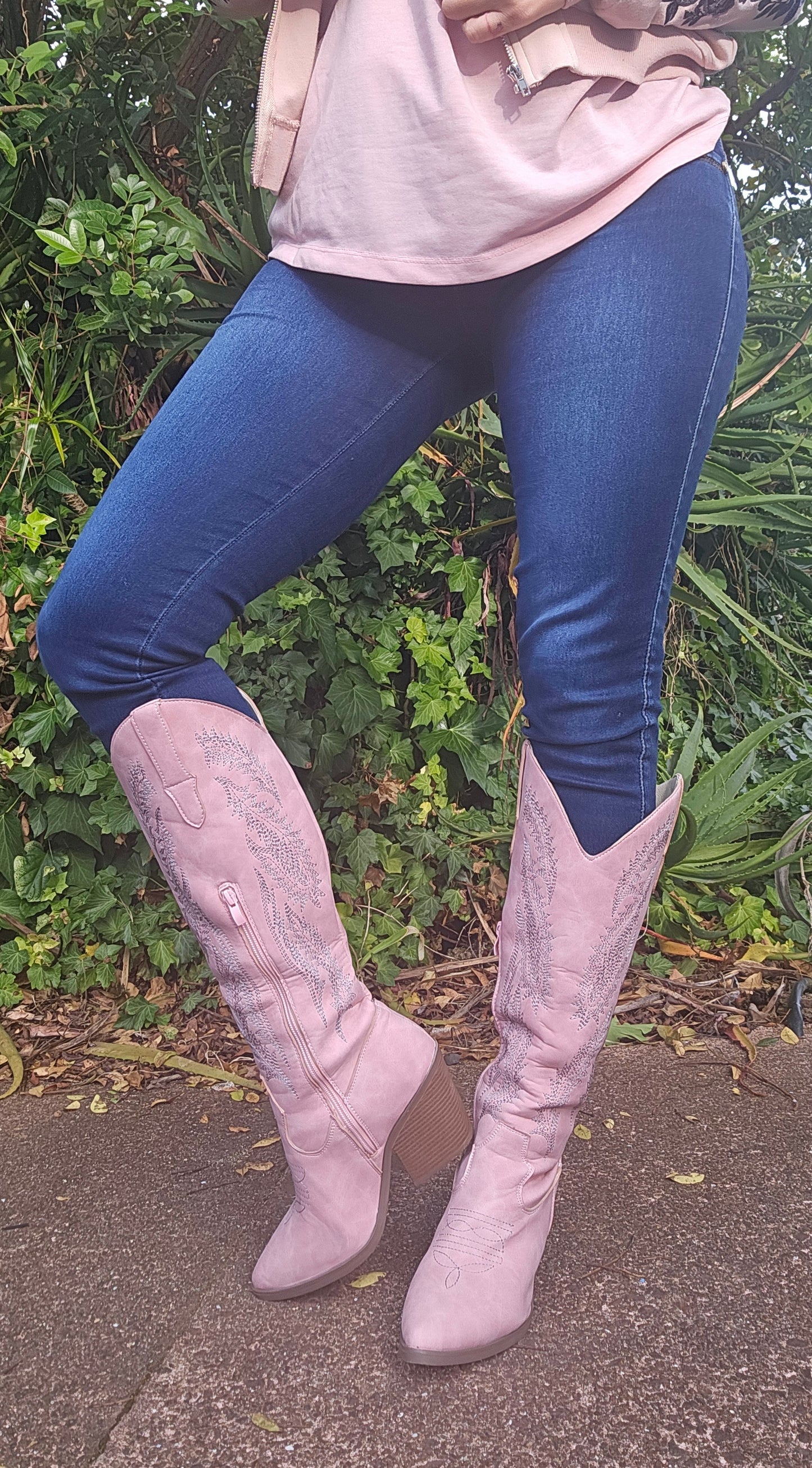 Cowboy Boots - Pink rodeo boots
