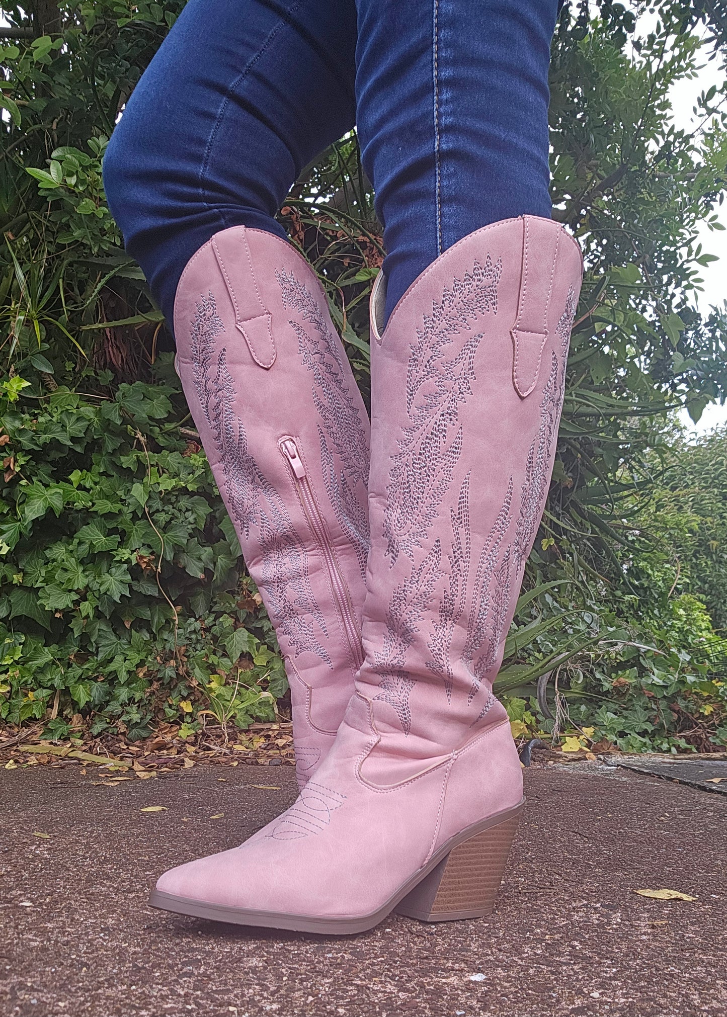 Cowboy Boots - Pink rodeo boots