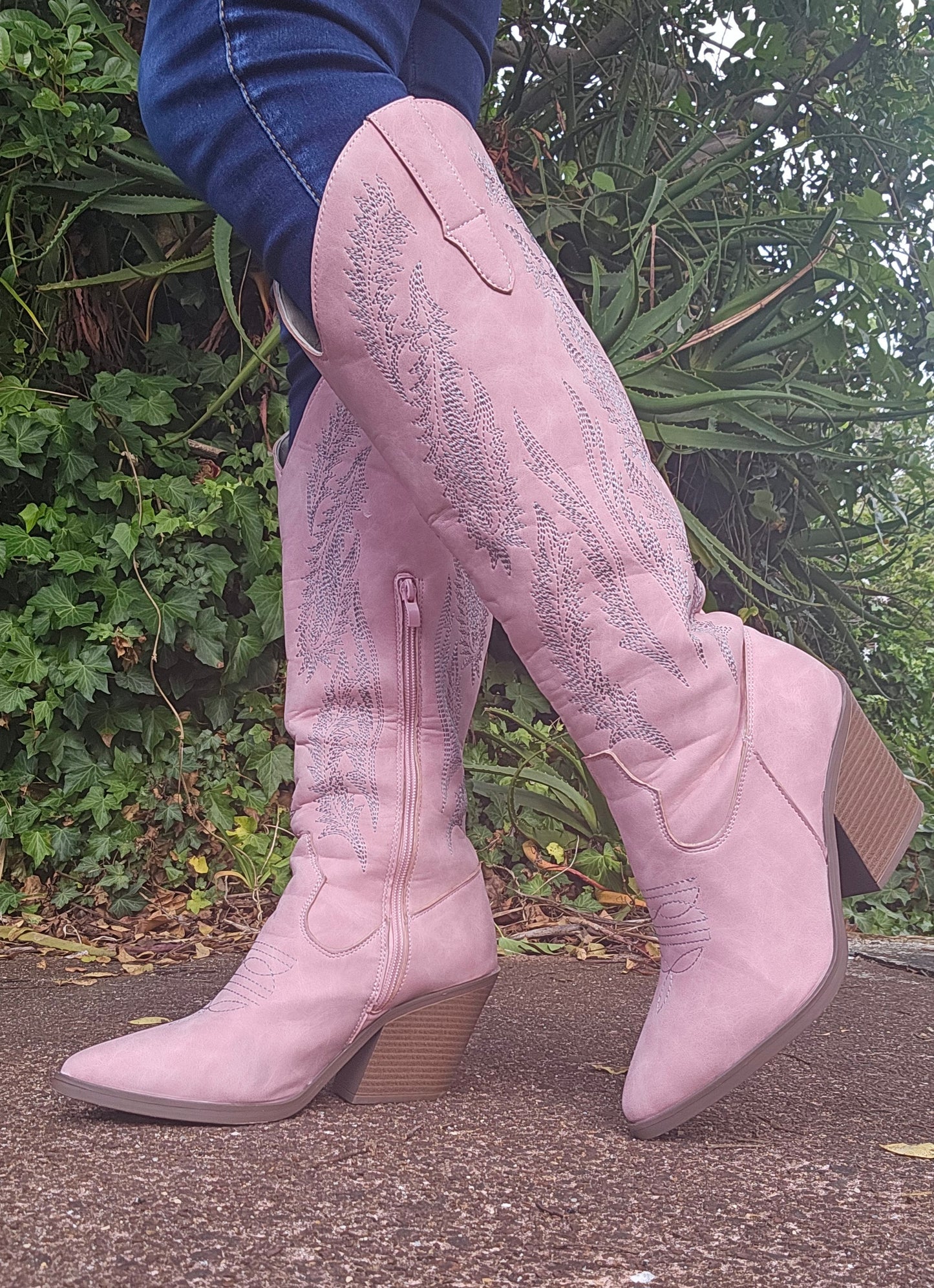 Cowboy Boots - Pink rodeo boots