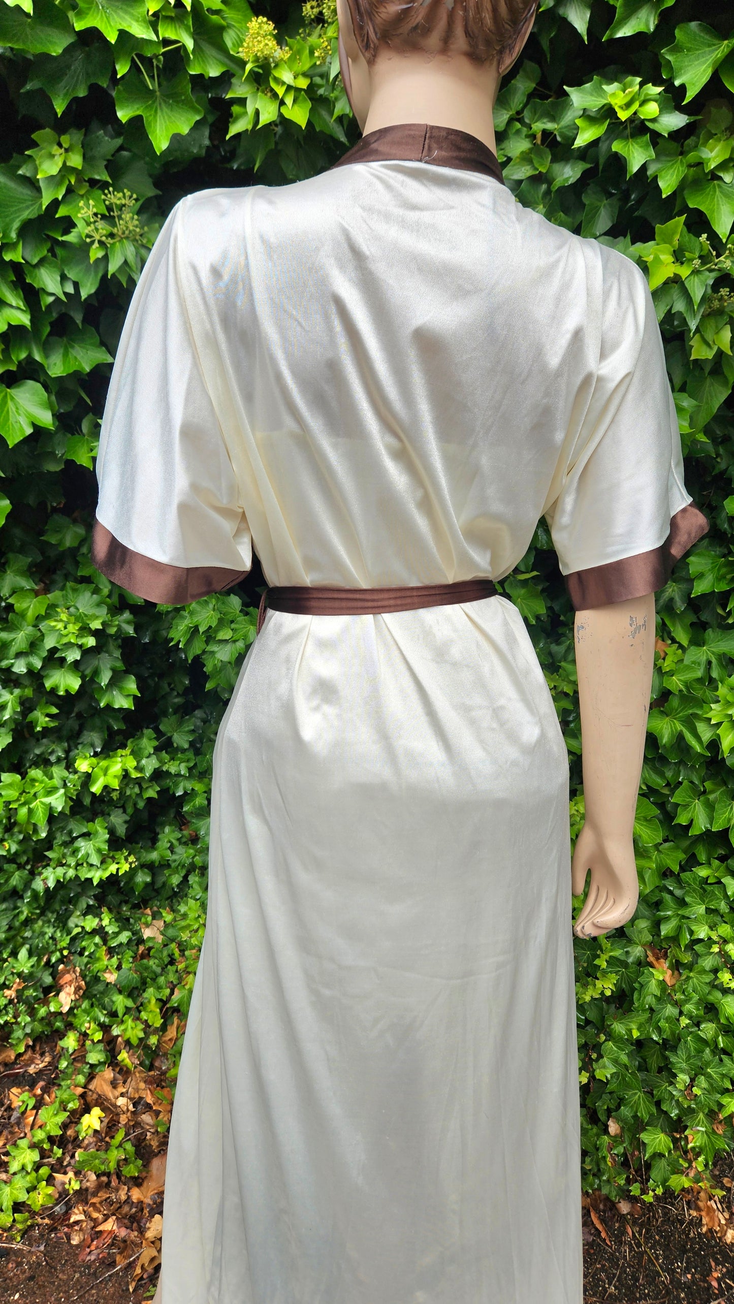 Nz Vintage Robe & Slip dress Lingerie lace Gown Vintage Robe