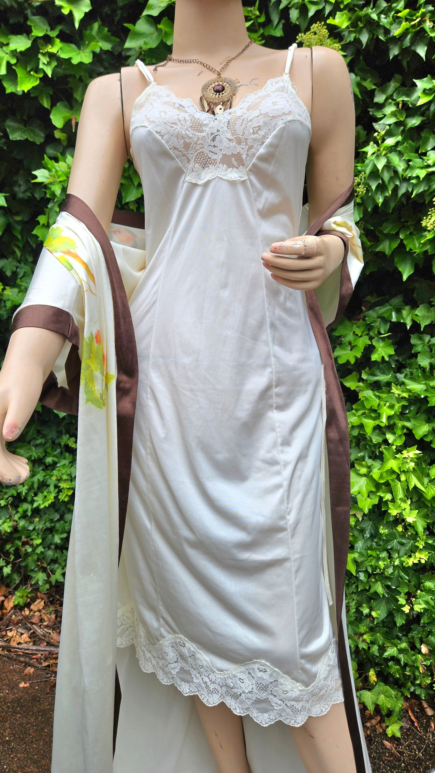 Nz Vintage Robe & Slip dress Lingerie lace Gown Vintage Robe