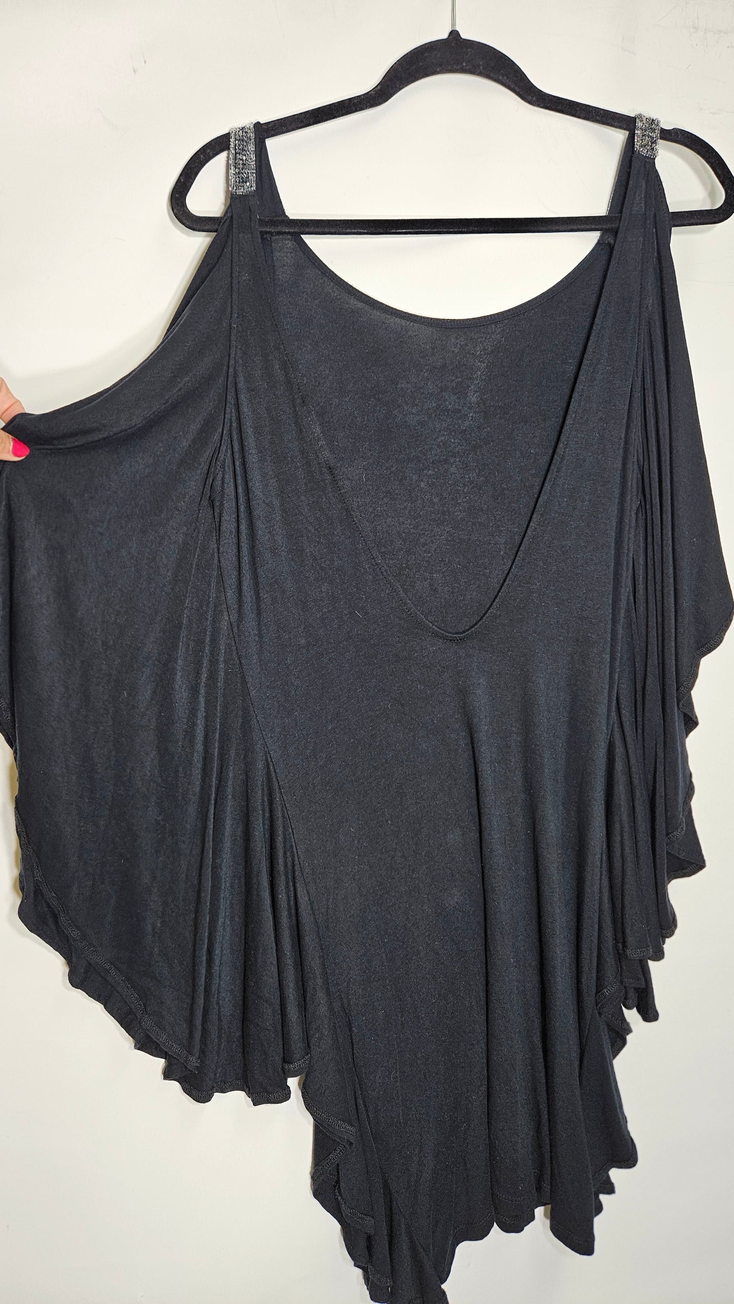 Women's Black Dress/Batwing Design Dress preloved dress