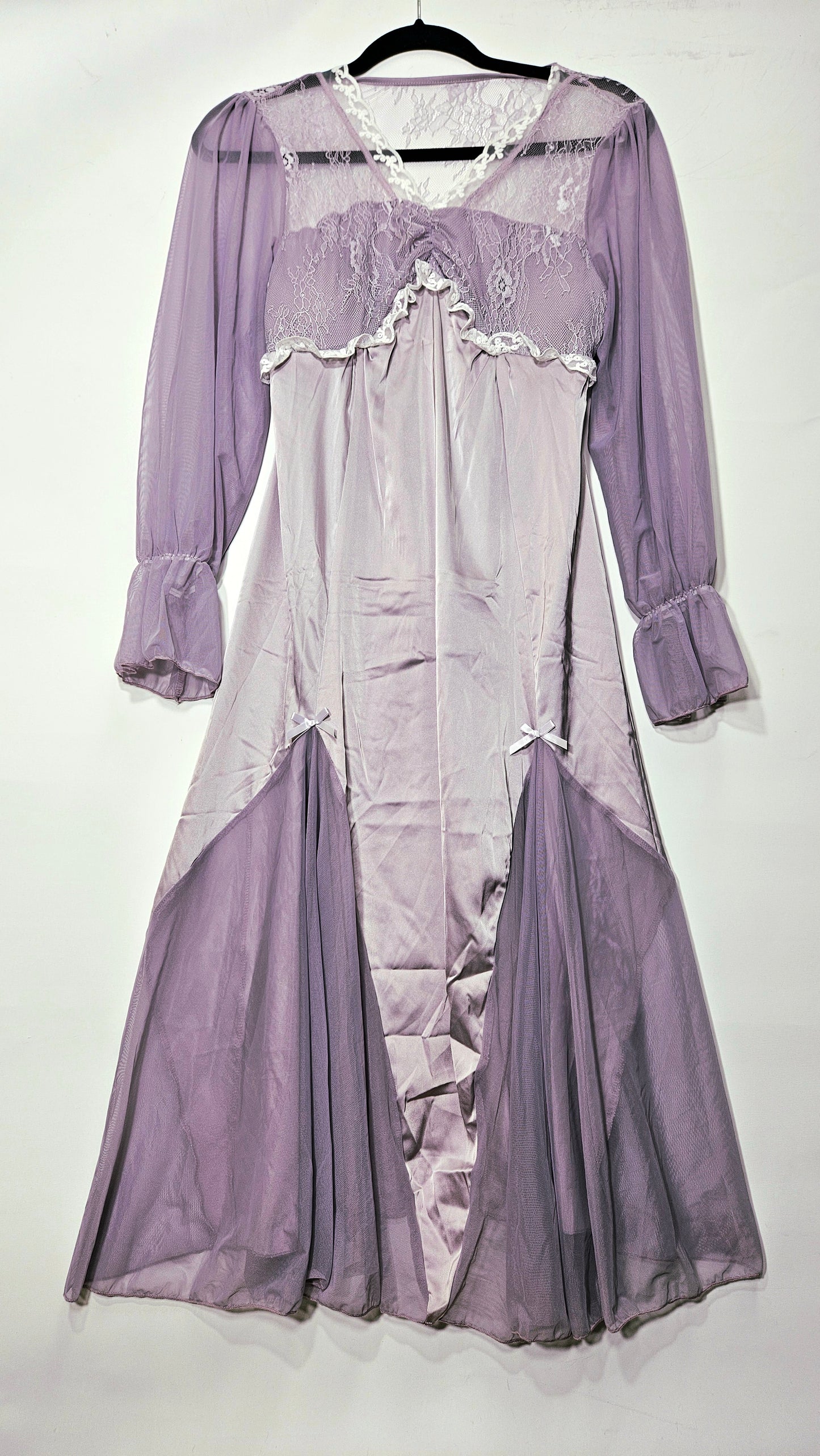 Long sleeves Vintage Slip wear - slip Dress- Night Gown - nighty