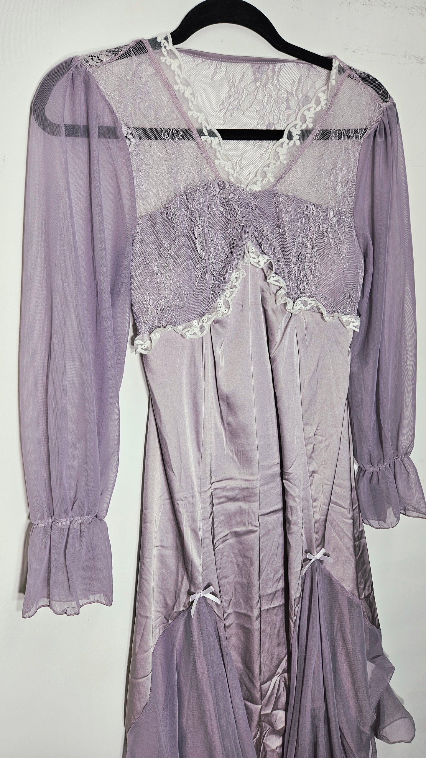 Long sleeves Vintage Slip wear - slip Dress- Night Gown - nighty
