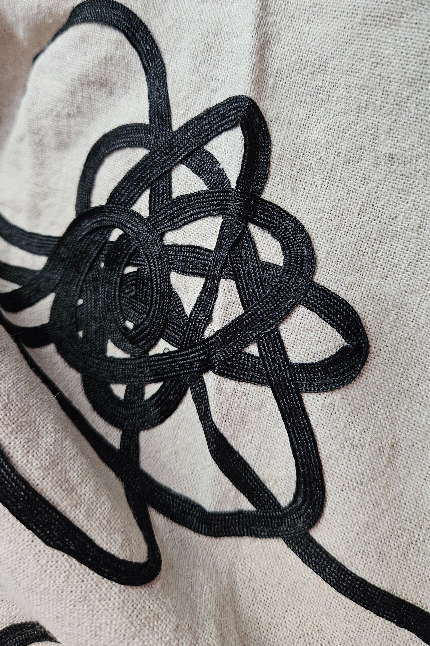 100% linen Skirt. Vamp Skirt made in New Zealand Size 16.