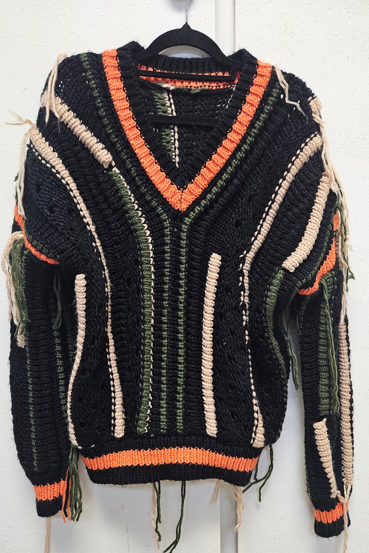Knitted Crewneck Sweatshirt V-Neck Multi Color Fringe Sweater