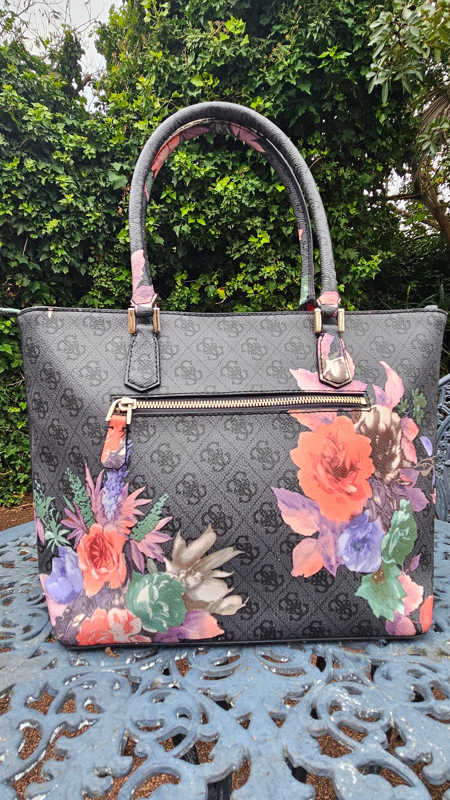 Authentic Guess Hand Bag
