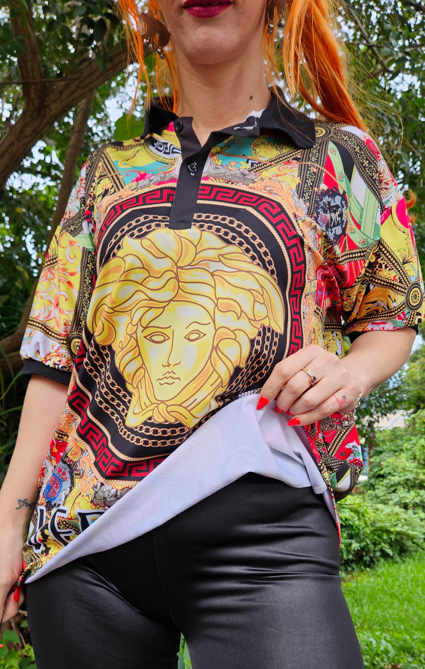 Versace T-shirt Size Large Women (Small Men's)