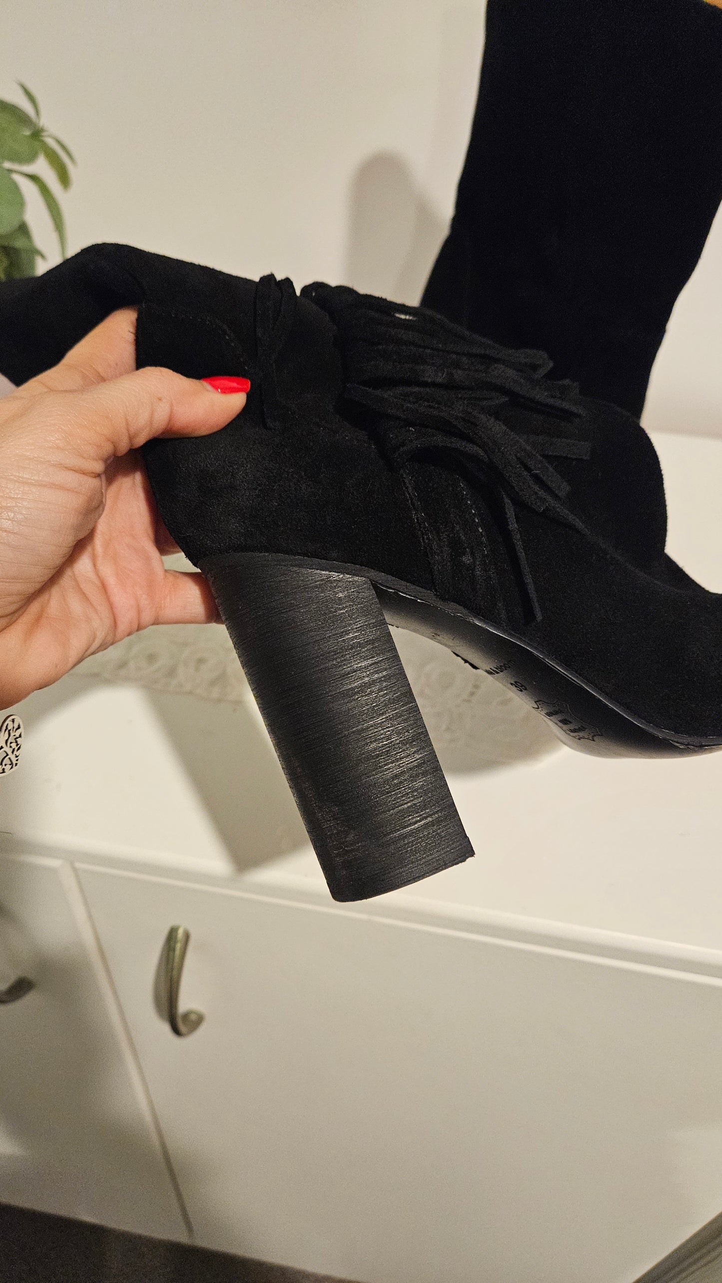 Sexy 100% Leather Boots Size 39