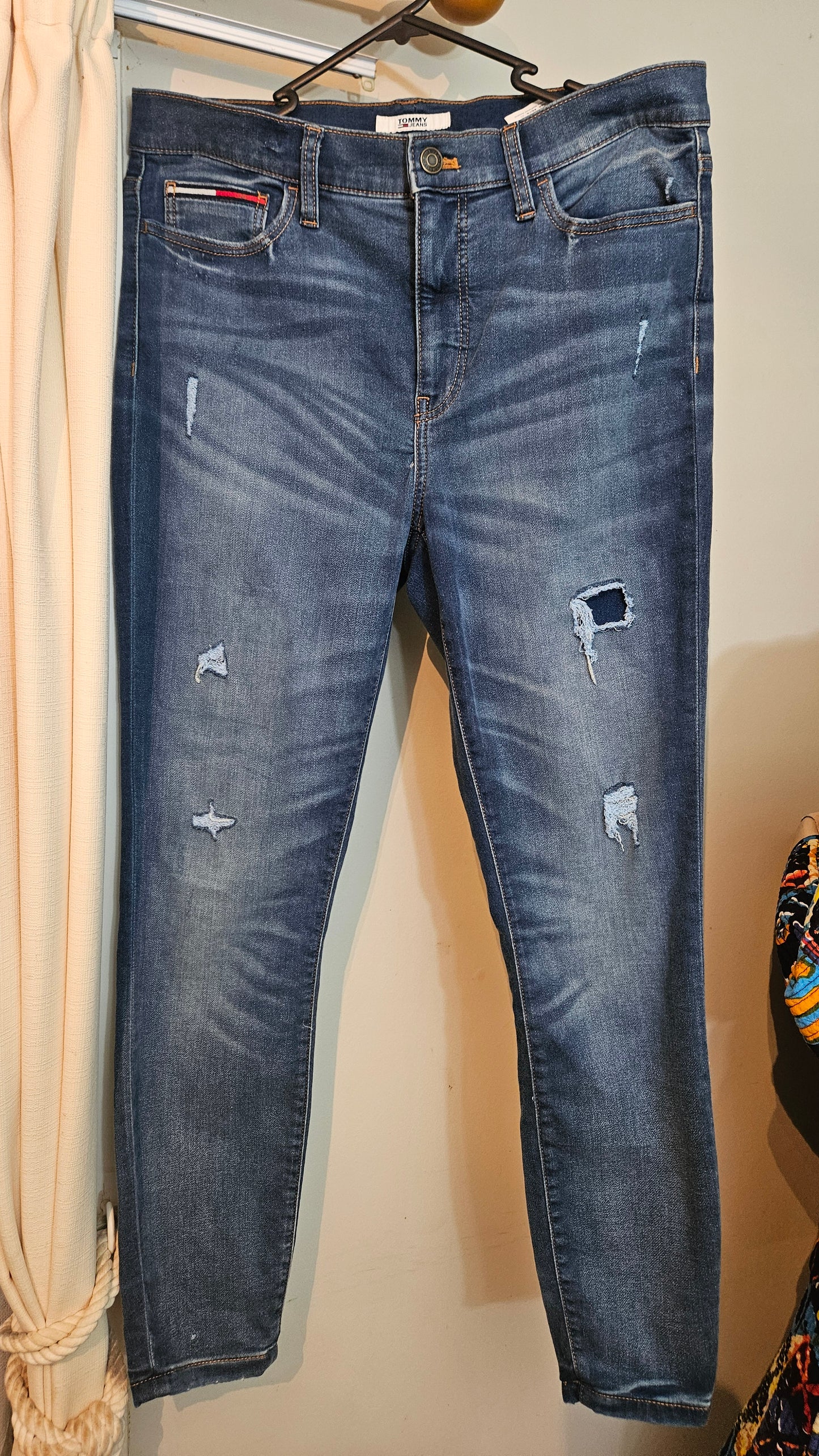 Tommy Hilfiger High Rise Stretch Legging Jeans Ripped sz 10 preloved Jeans