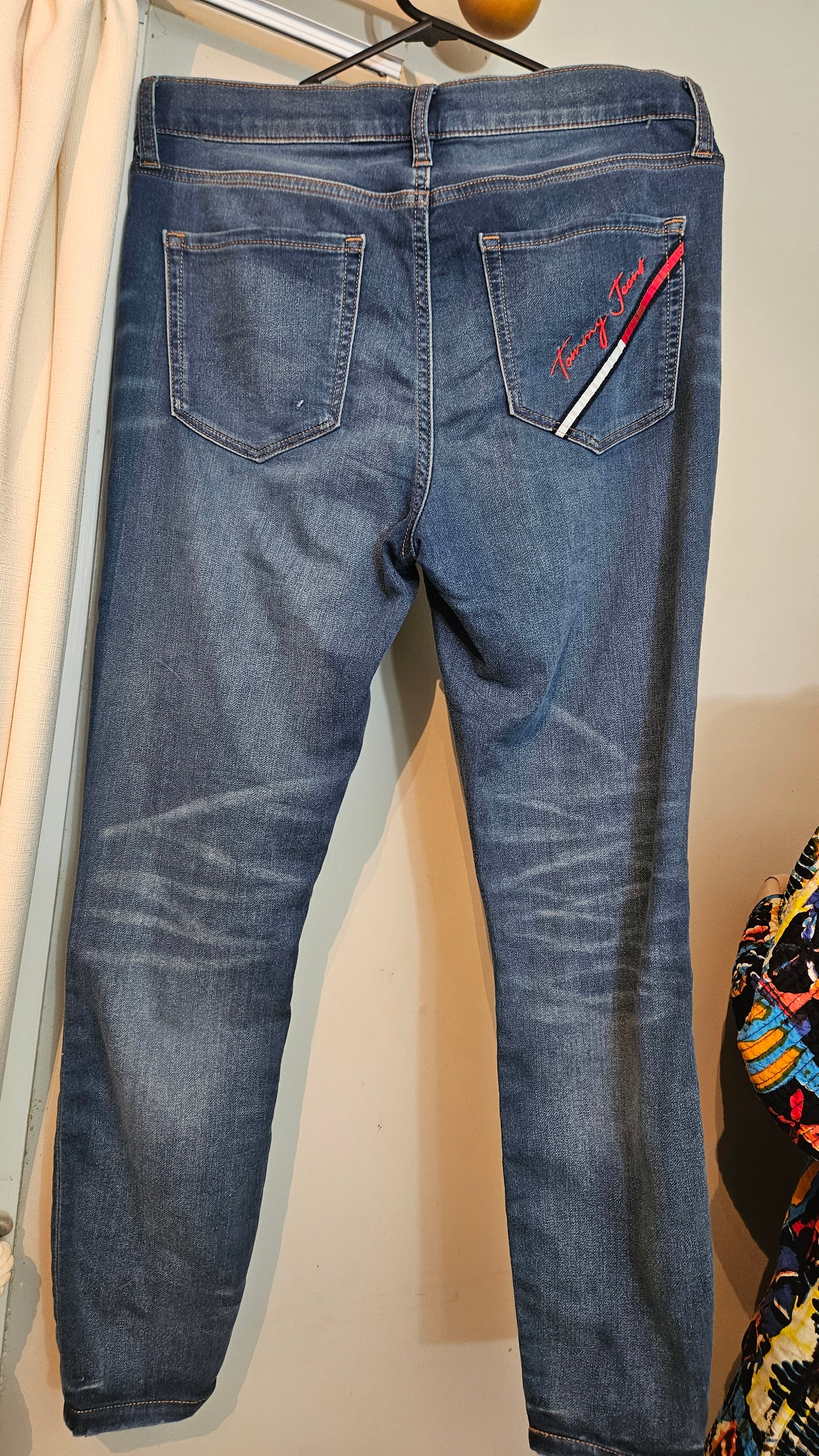 Tommy Hilfiger High Rise Stretch Legging Jeans Ripped sz 10 preloved Jeans