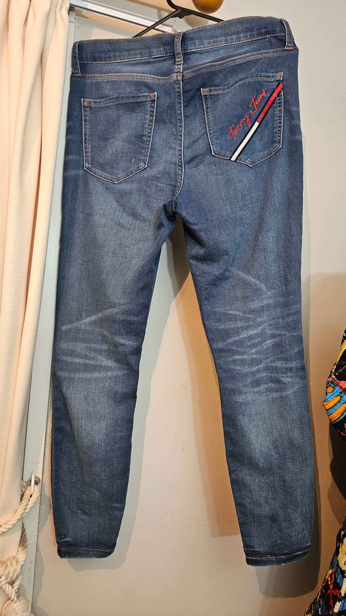Tommy Hilfiger High Rise Stretch Legging Jeans Ripped sz 10 preloved Jeans