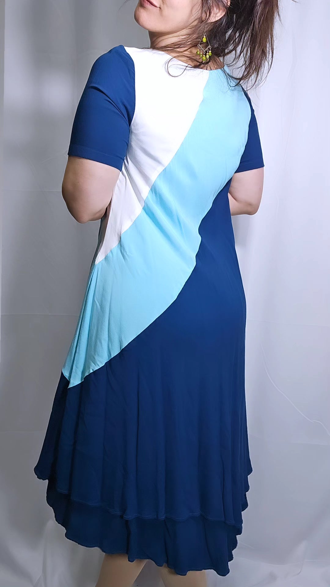Gorgeous Asymmetrical midi Dress Preloved dress