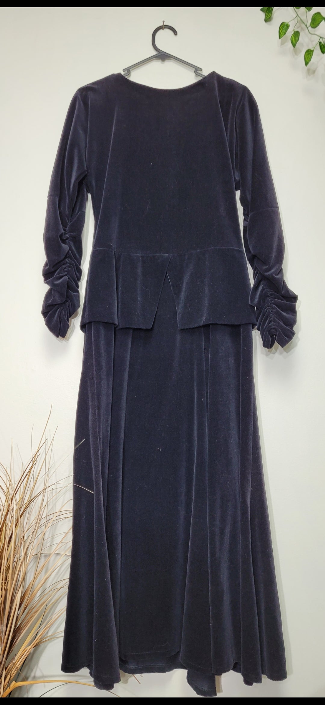 Women's Black Vintage Dress Beautiful preloved Dress Size 10